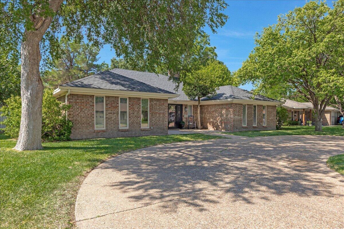 3406 Danbury Drive Property Photo 2