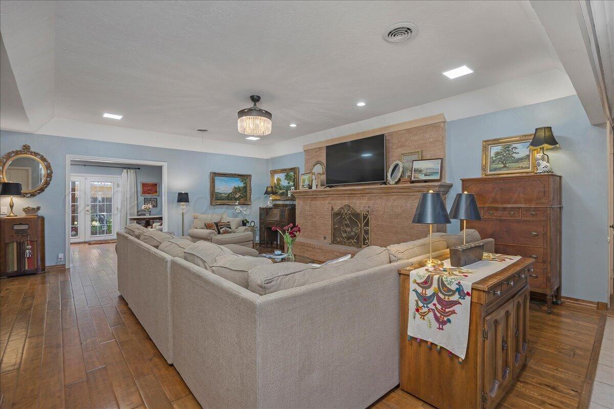 3406 Danbury Drive Property Photo 4