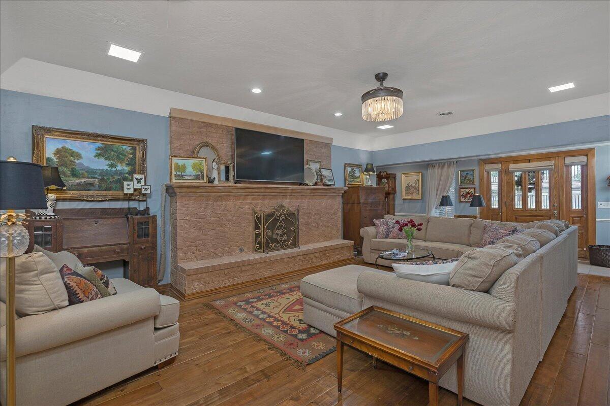 3406 Danbury Drive Property Photo 5