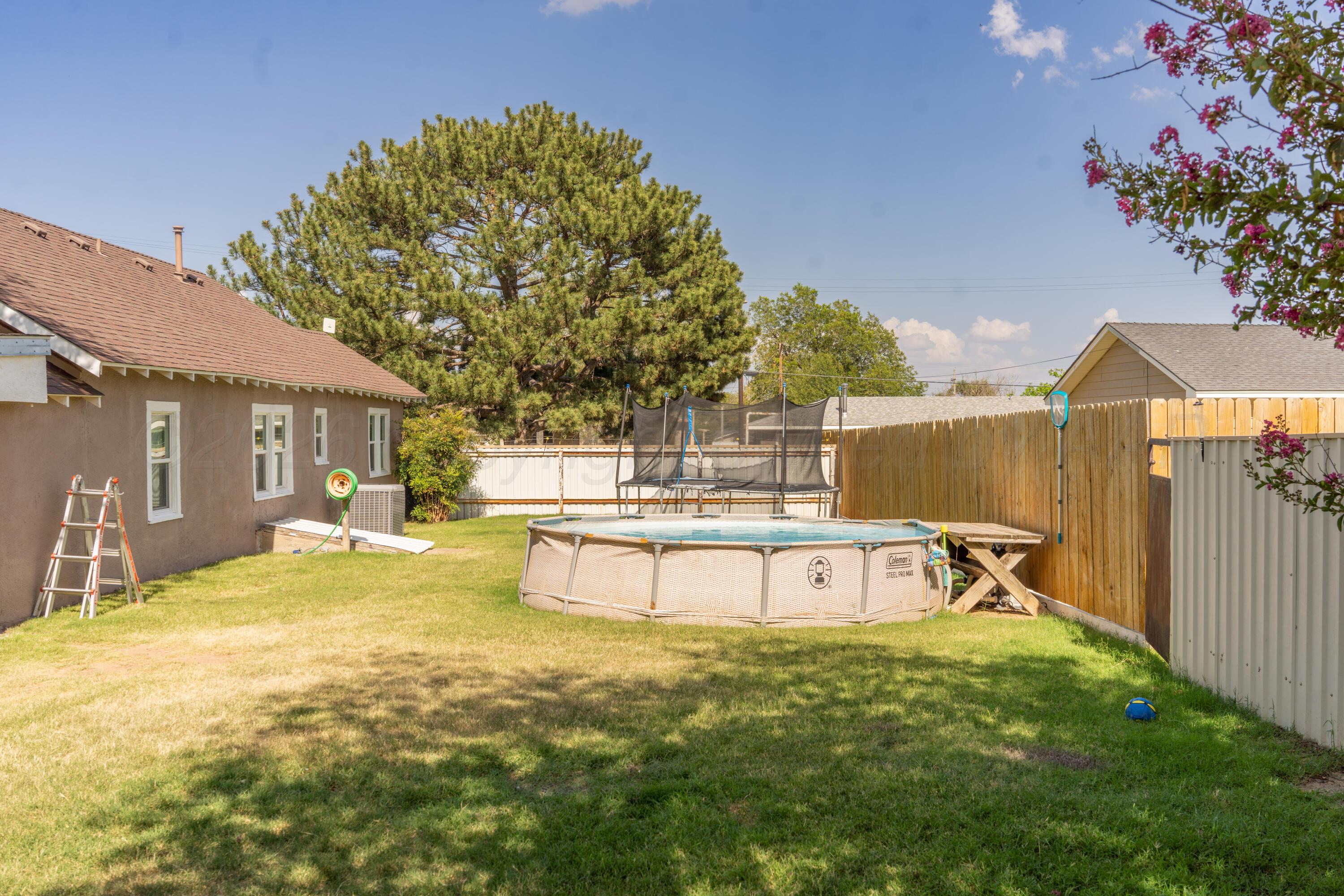 1126 S Main Street Property Photo 7