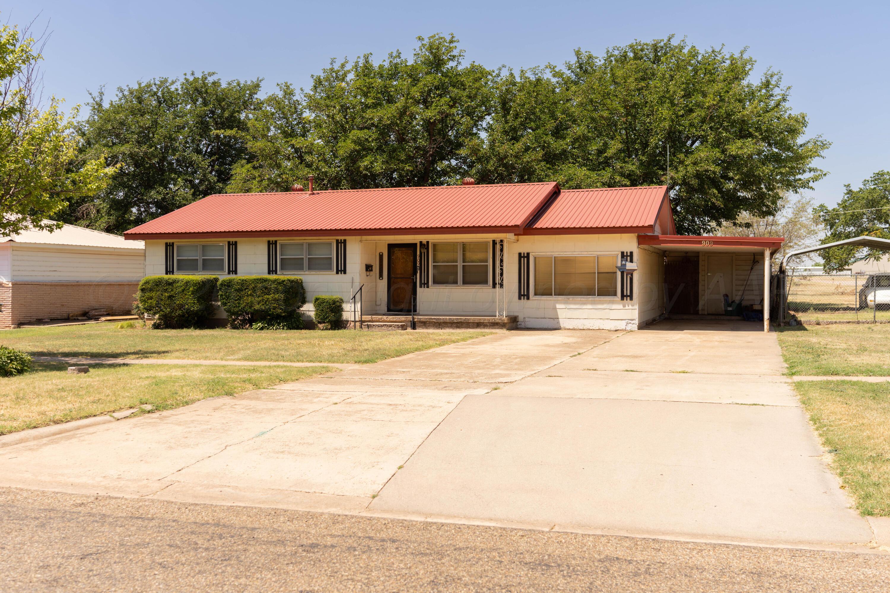 909 S Madden Street Property Photo 1