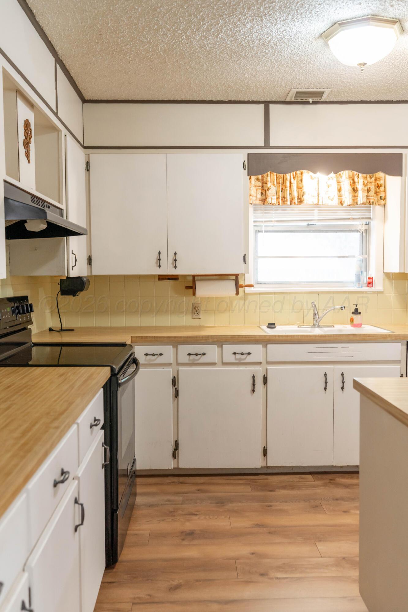 909 S Madden Street Property Photo 12