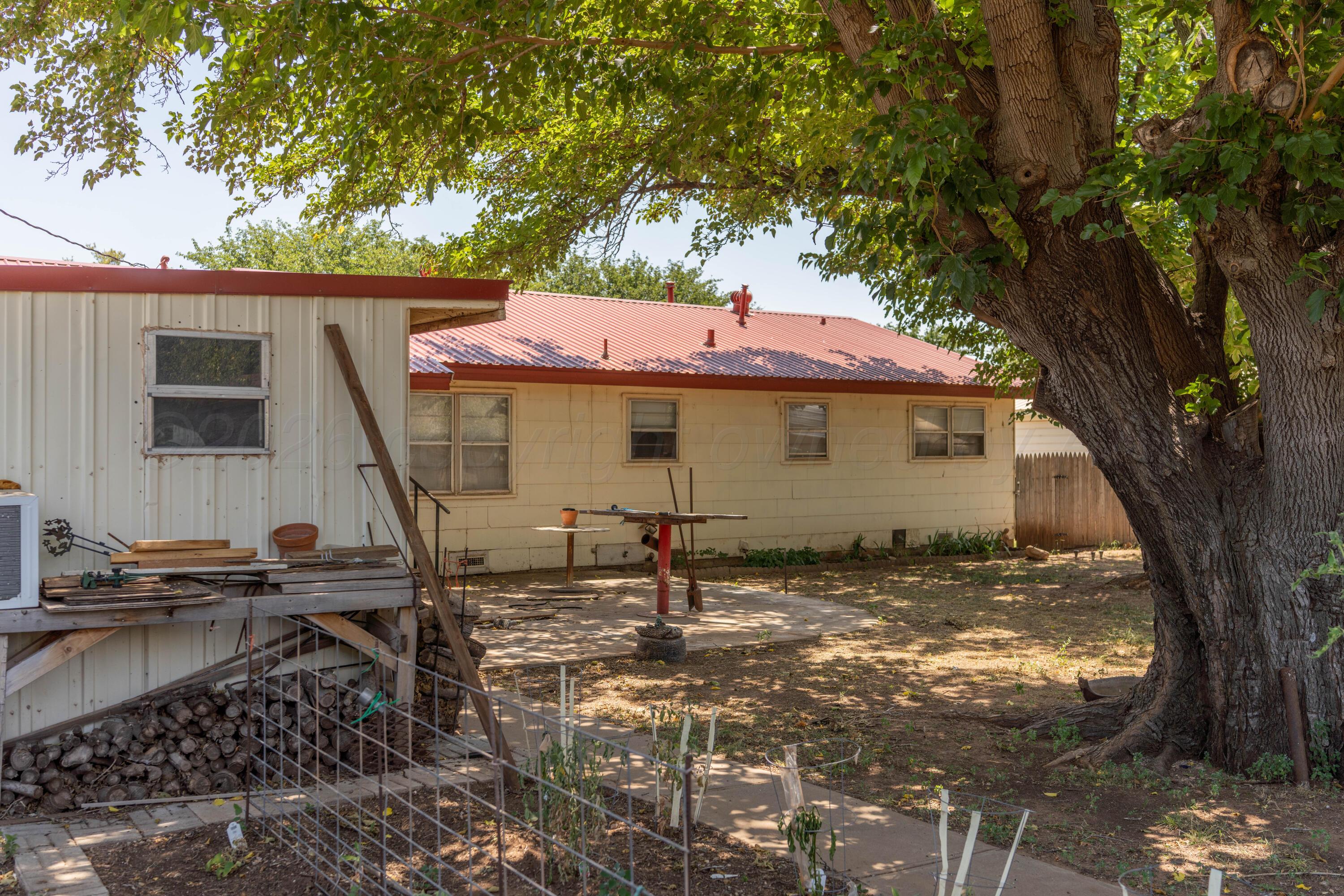 909 S Madden Street Property Photo 31