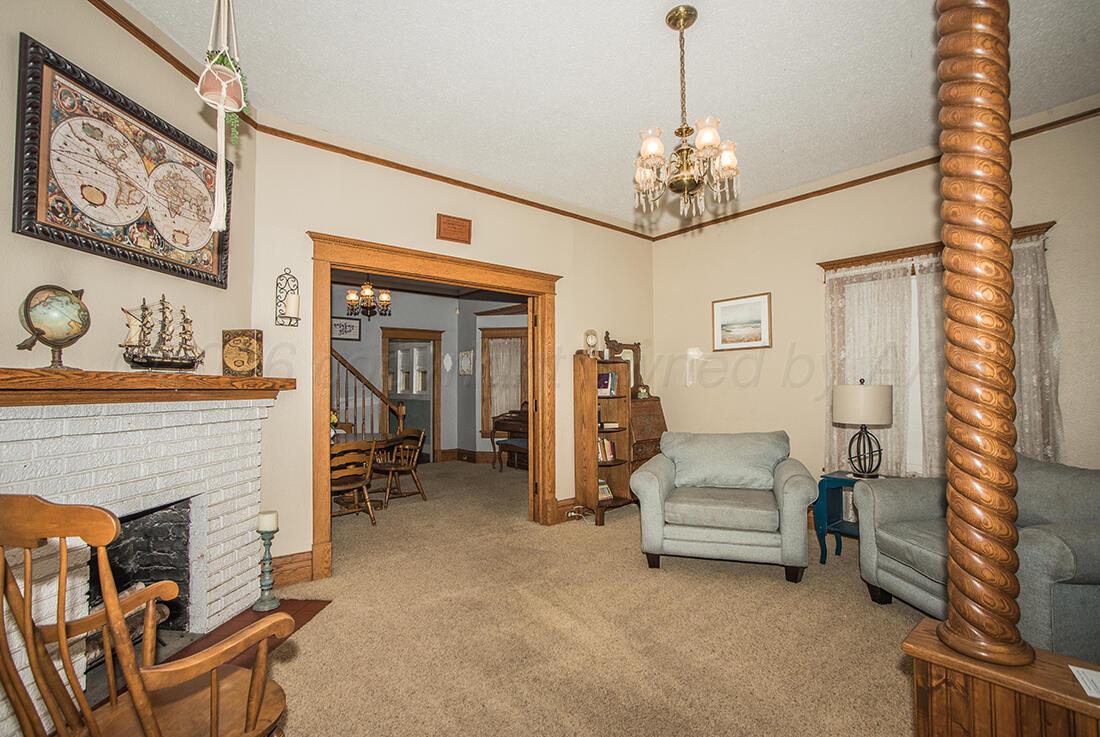 1914 S Harrison Street Property Photo 4