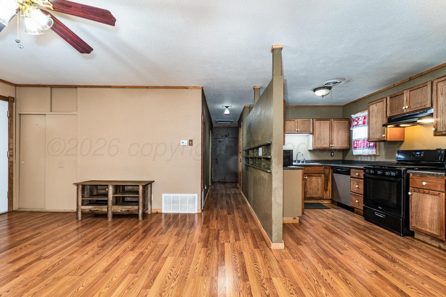 2702 S Highland Street Property Photo 3