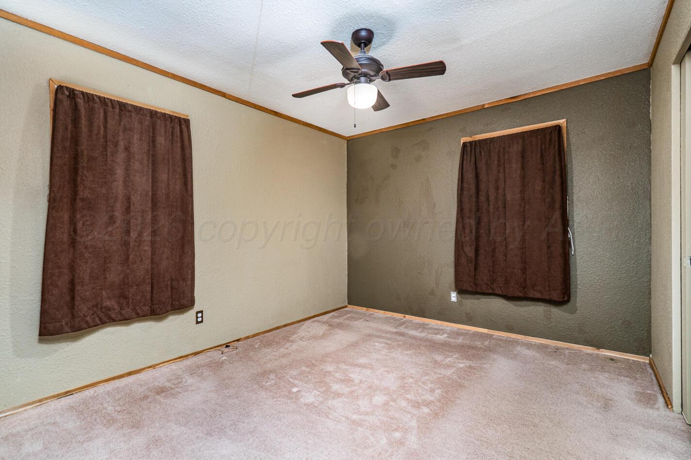 2702 S Highland Street Property Photo 4