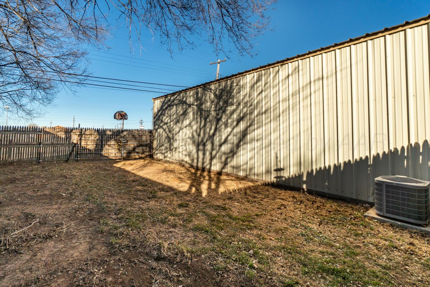 2702 S Highland Street Property Photo 19