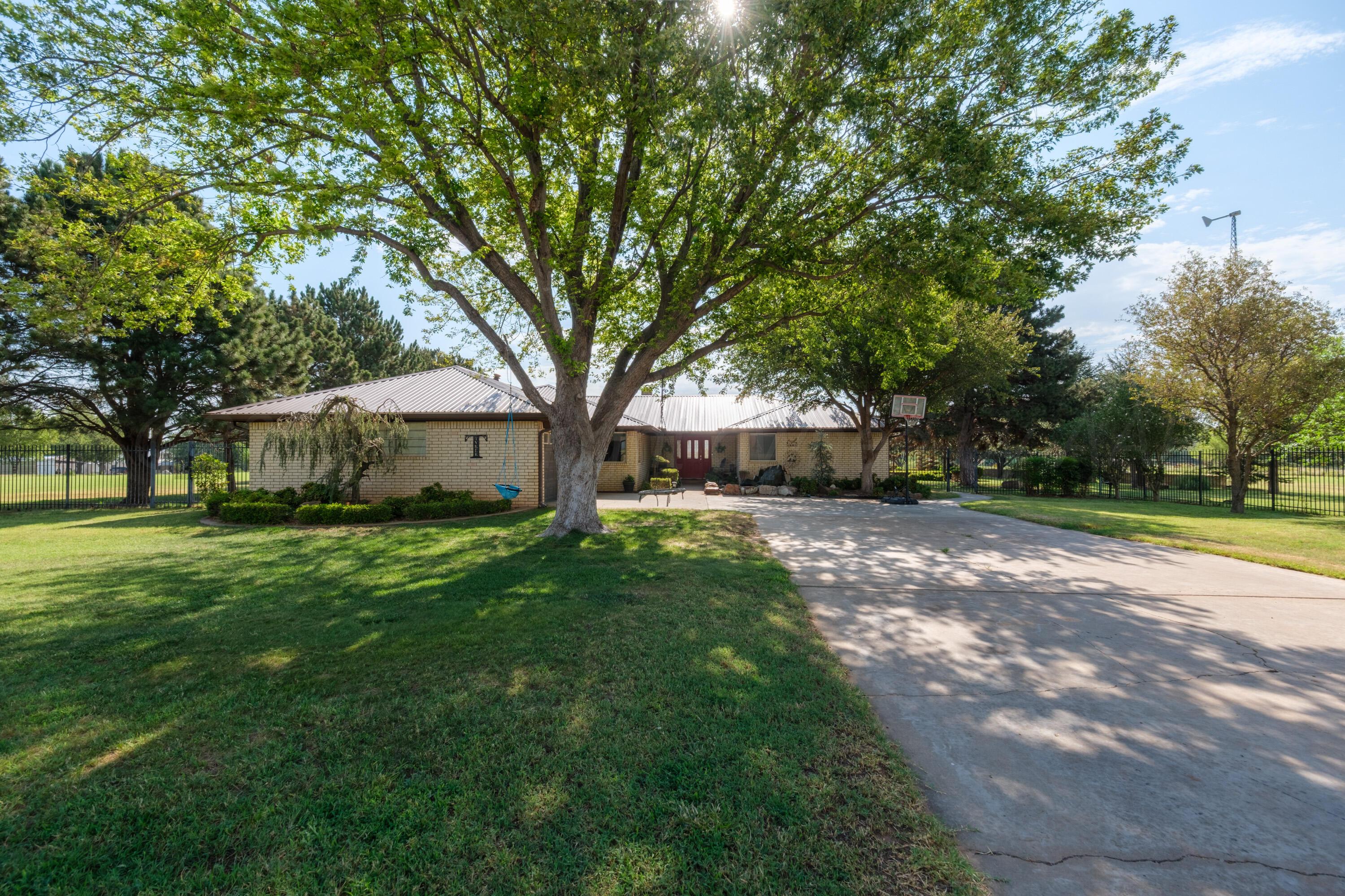 1305 S Ponderosa Property Photo 1