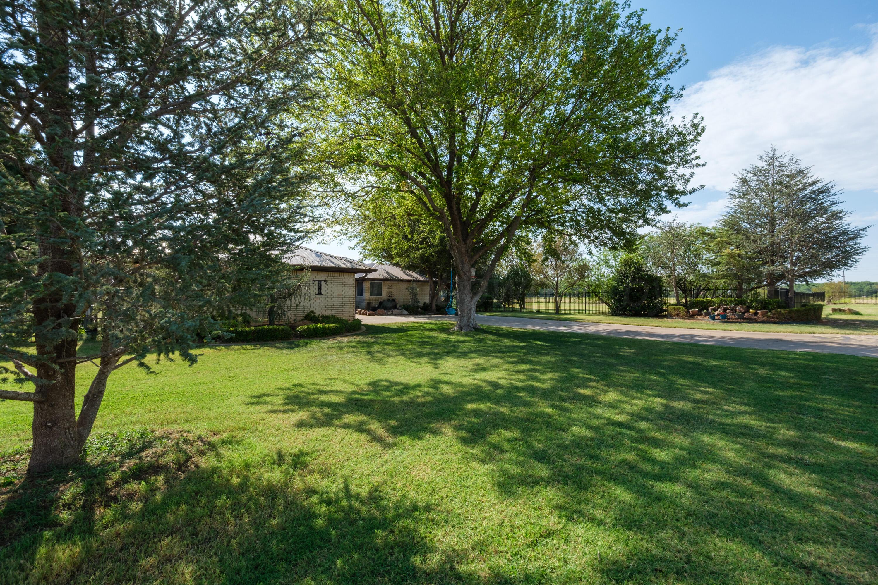 1305 S Ponderosa Property Photo 2
