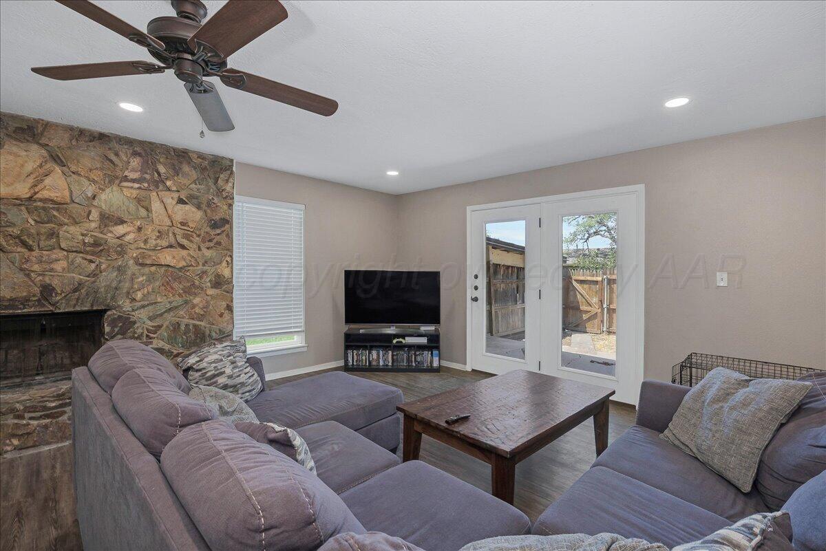 3206 Villa Place Property Photo 6