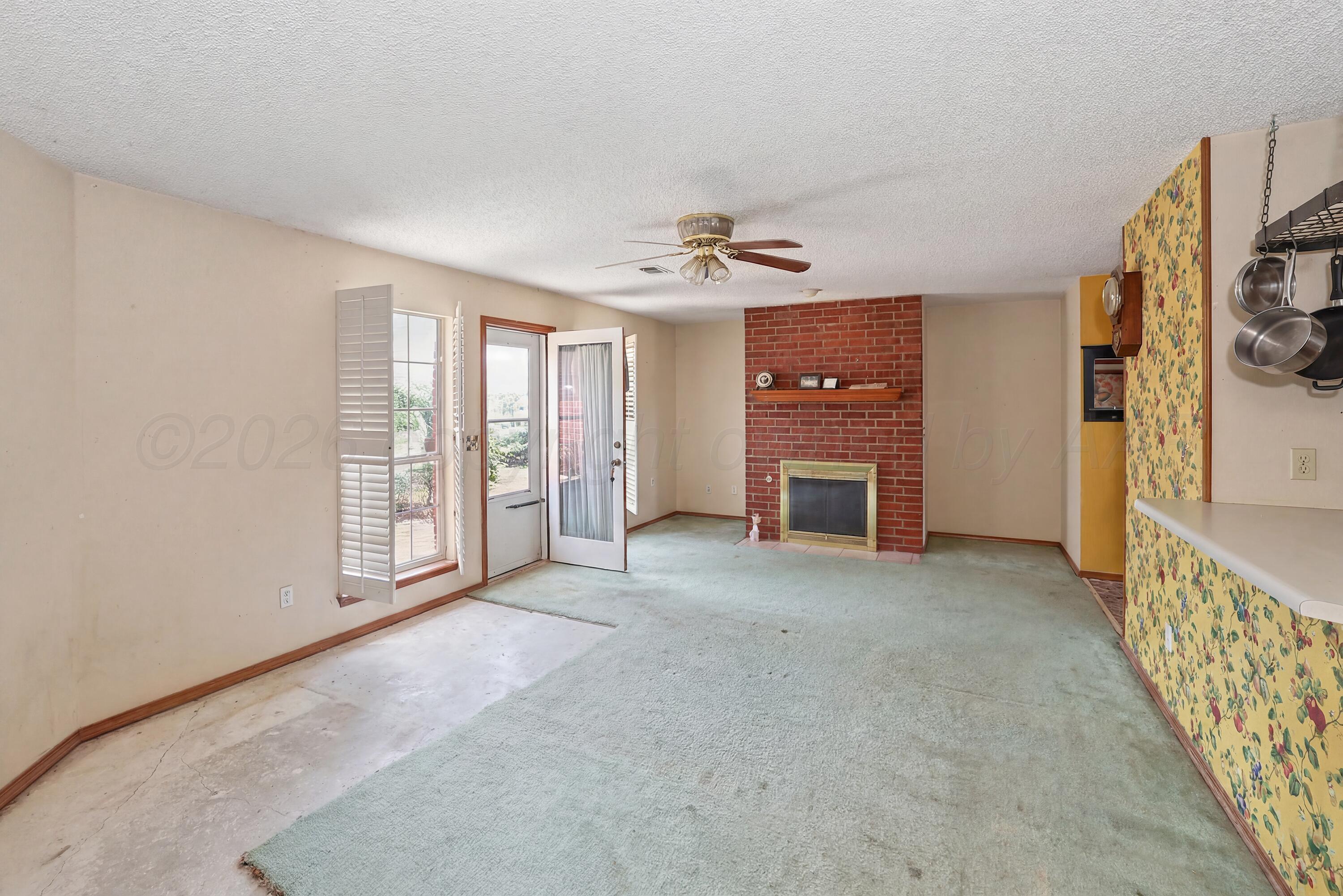 1001 Sterling Drive Property Photo 3