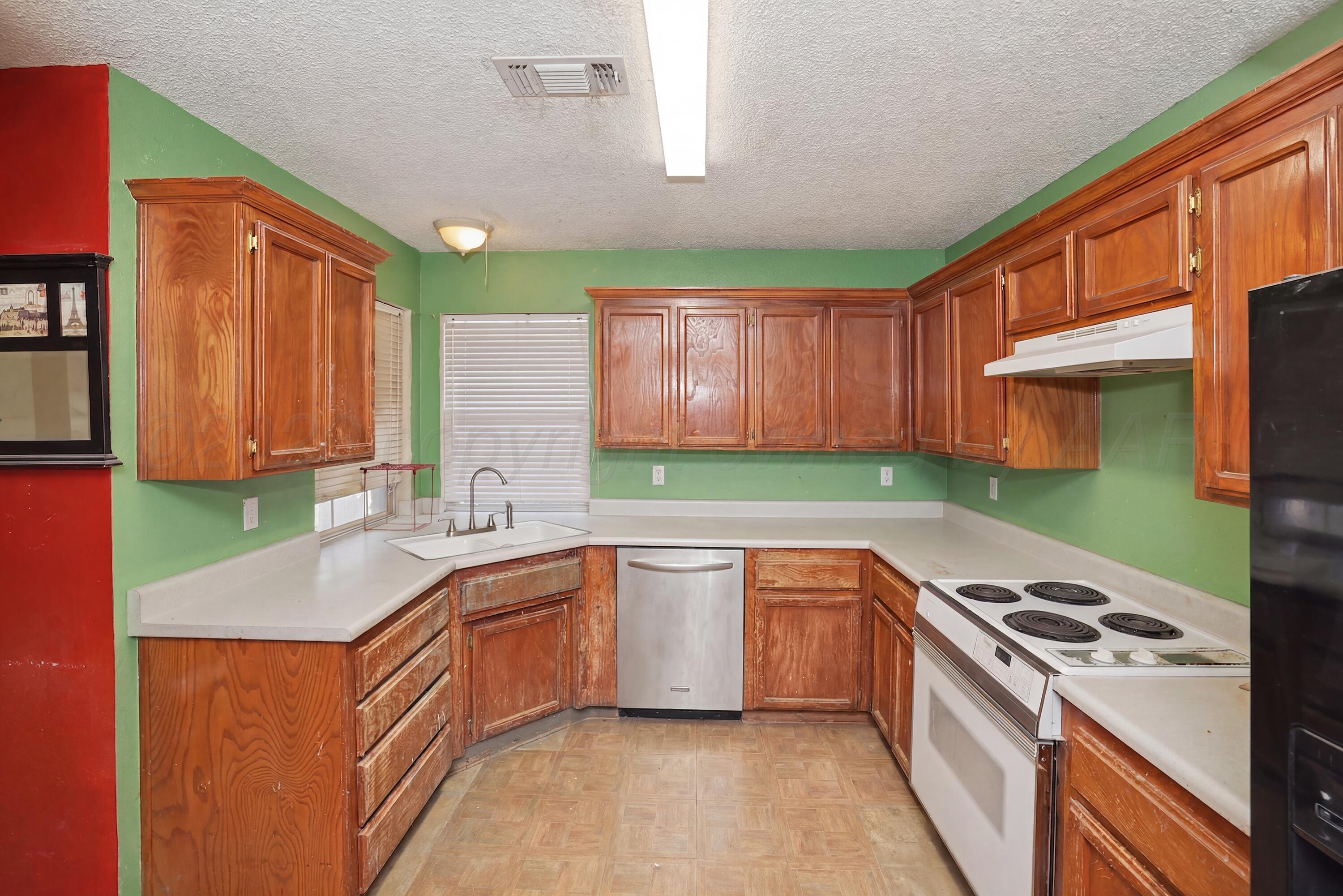 1001 Sterling Drive Property Photo 5