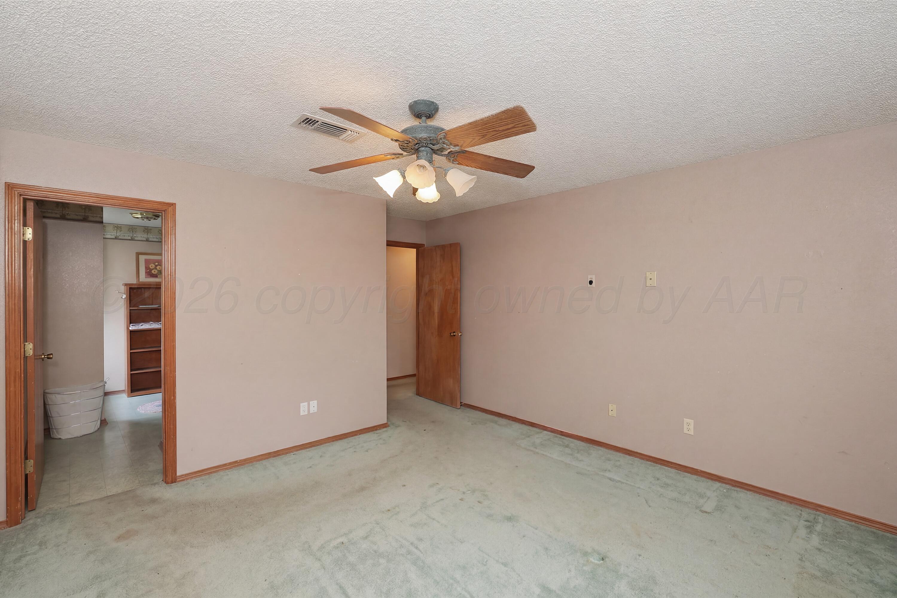 1001 Sterling Drive Property Photo 7