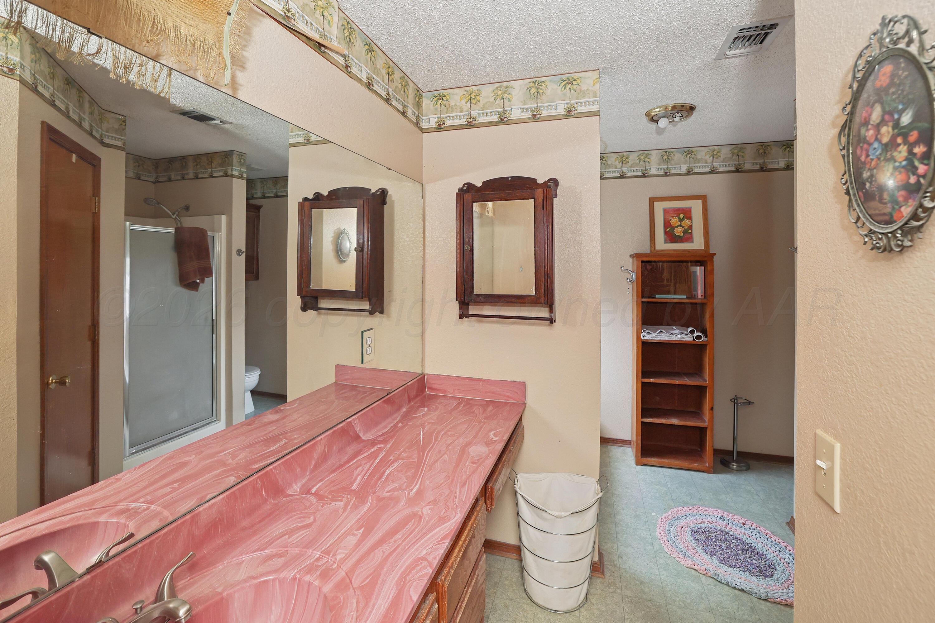 1001 Sterling Drive Property Photo 8