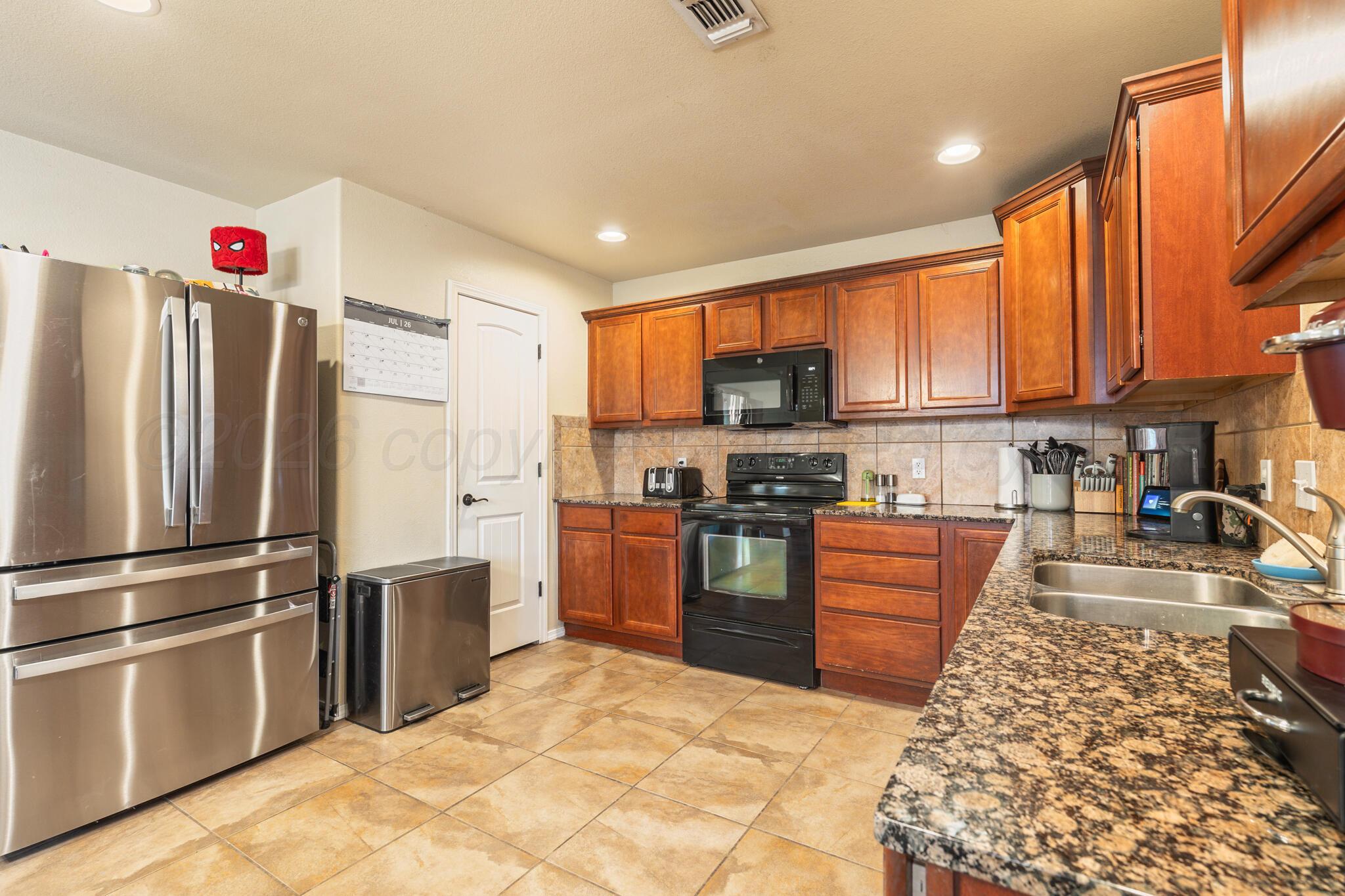 8302 Vail Drive Property Photo 5