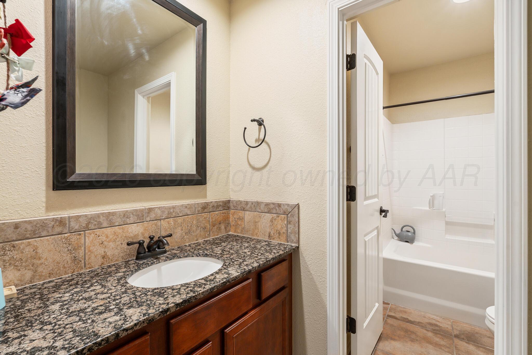 8302 Vail Drive Property Photo 11