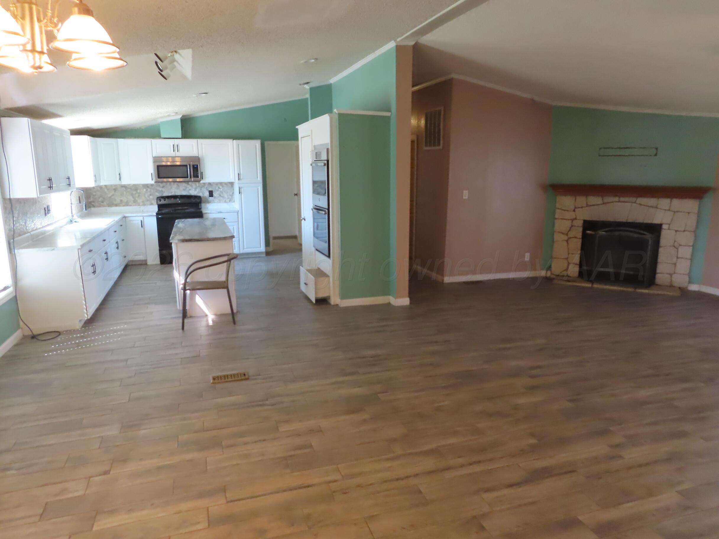8101 Sophia Property Photo 6