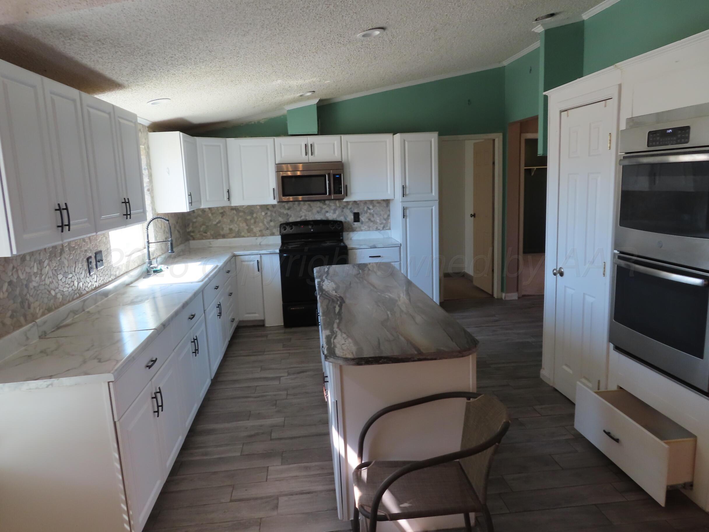 8101 Sophia Property Photo 7
