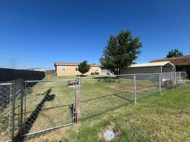 406 N Elm Street Property Photo 4