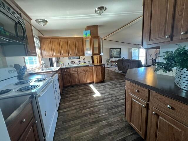 406 N Elm Street Property Photo 5