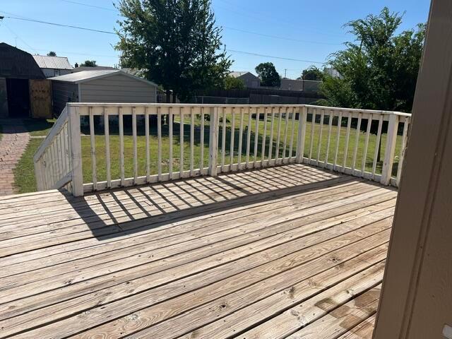 406 N Elm Street Property Photo 16