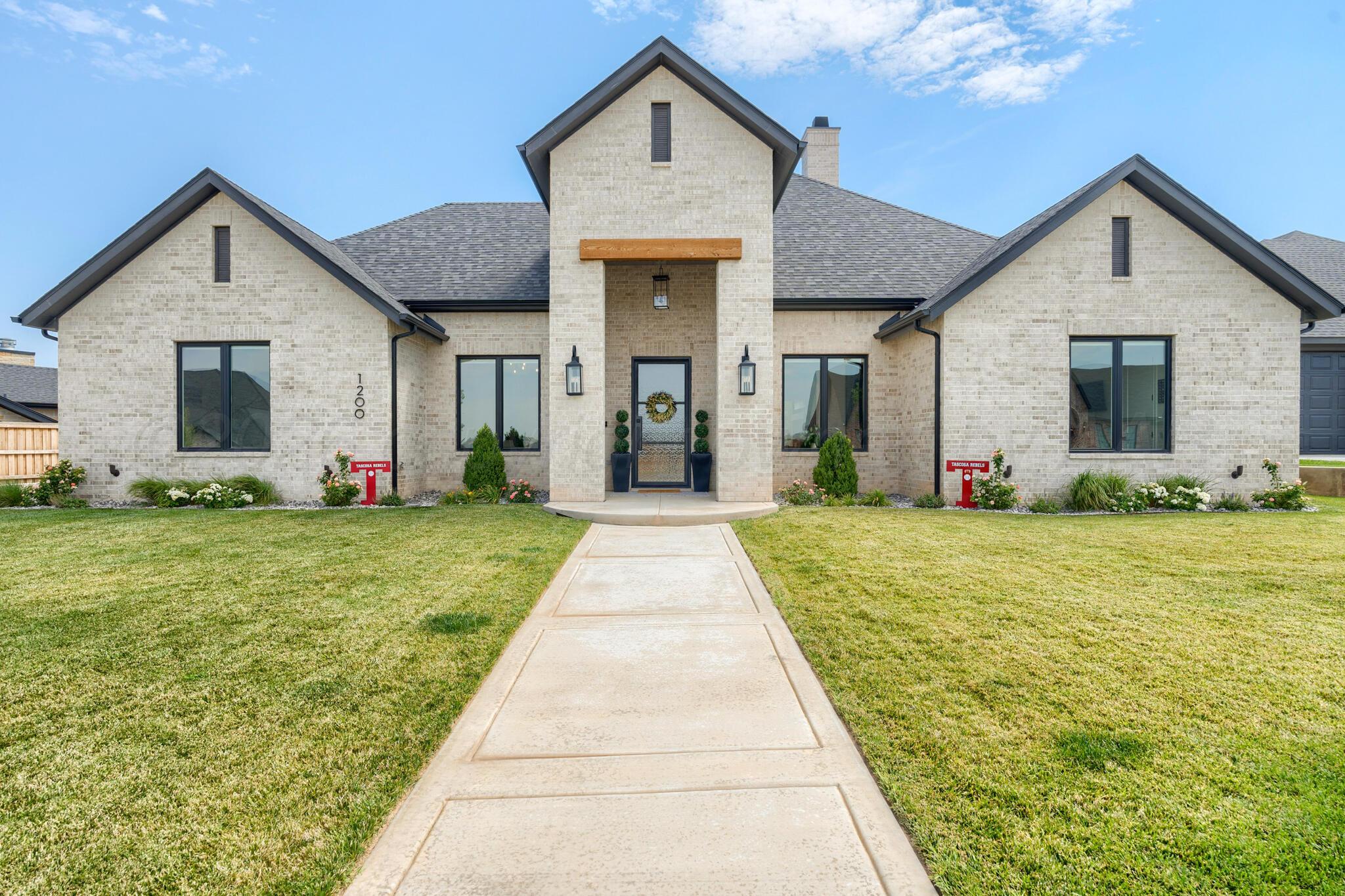 1200 HERRING RANCH Road Property Photo 1