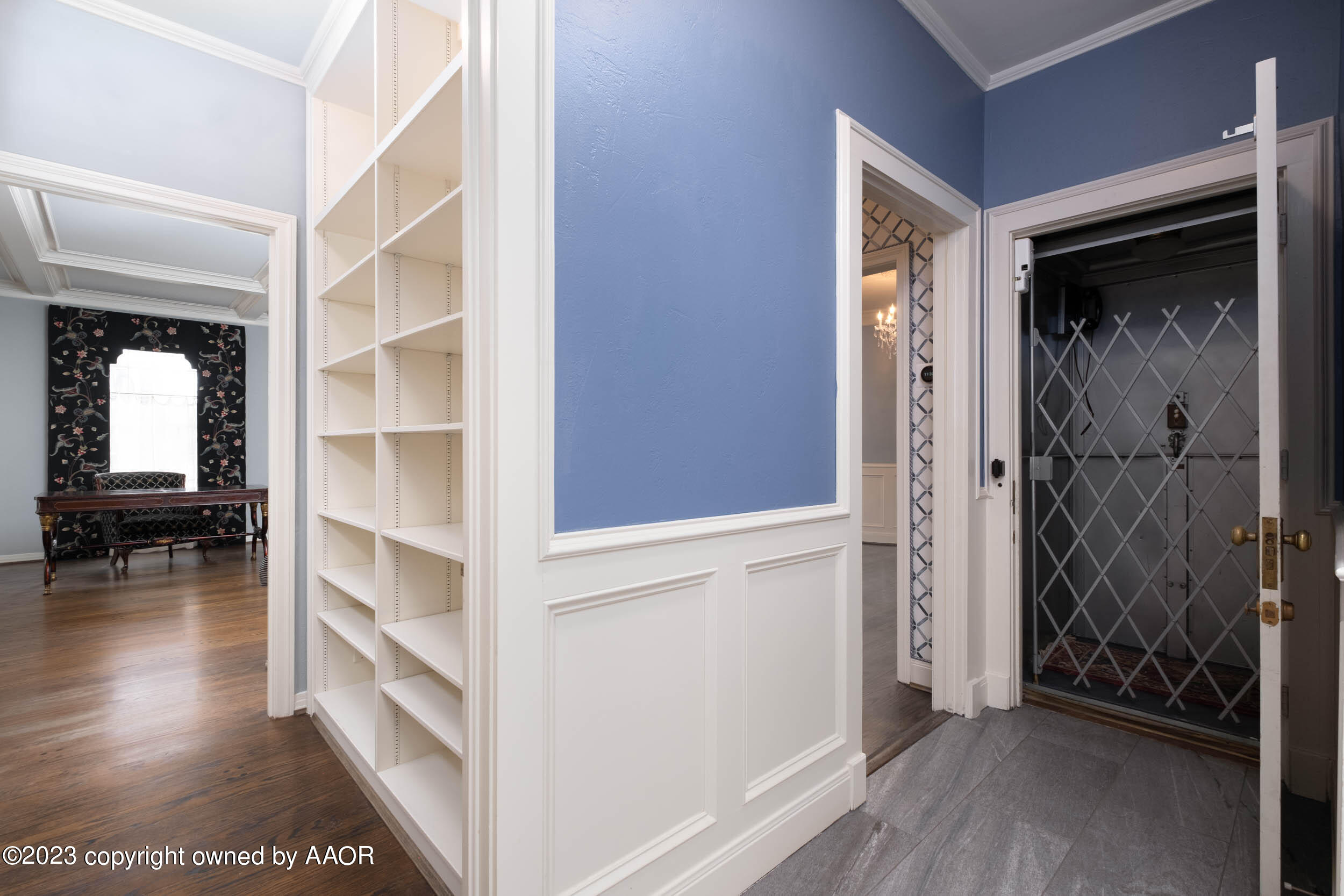 2802 S Hughes Street Property Photo 14