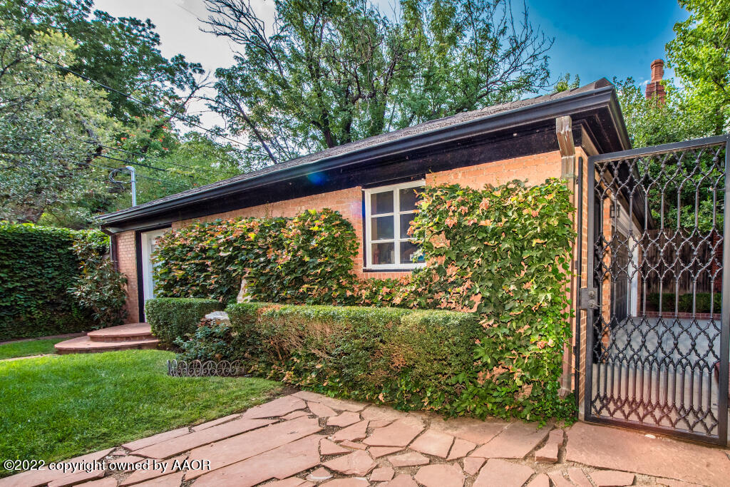 2802 S Hughes Street Property Photo 38