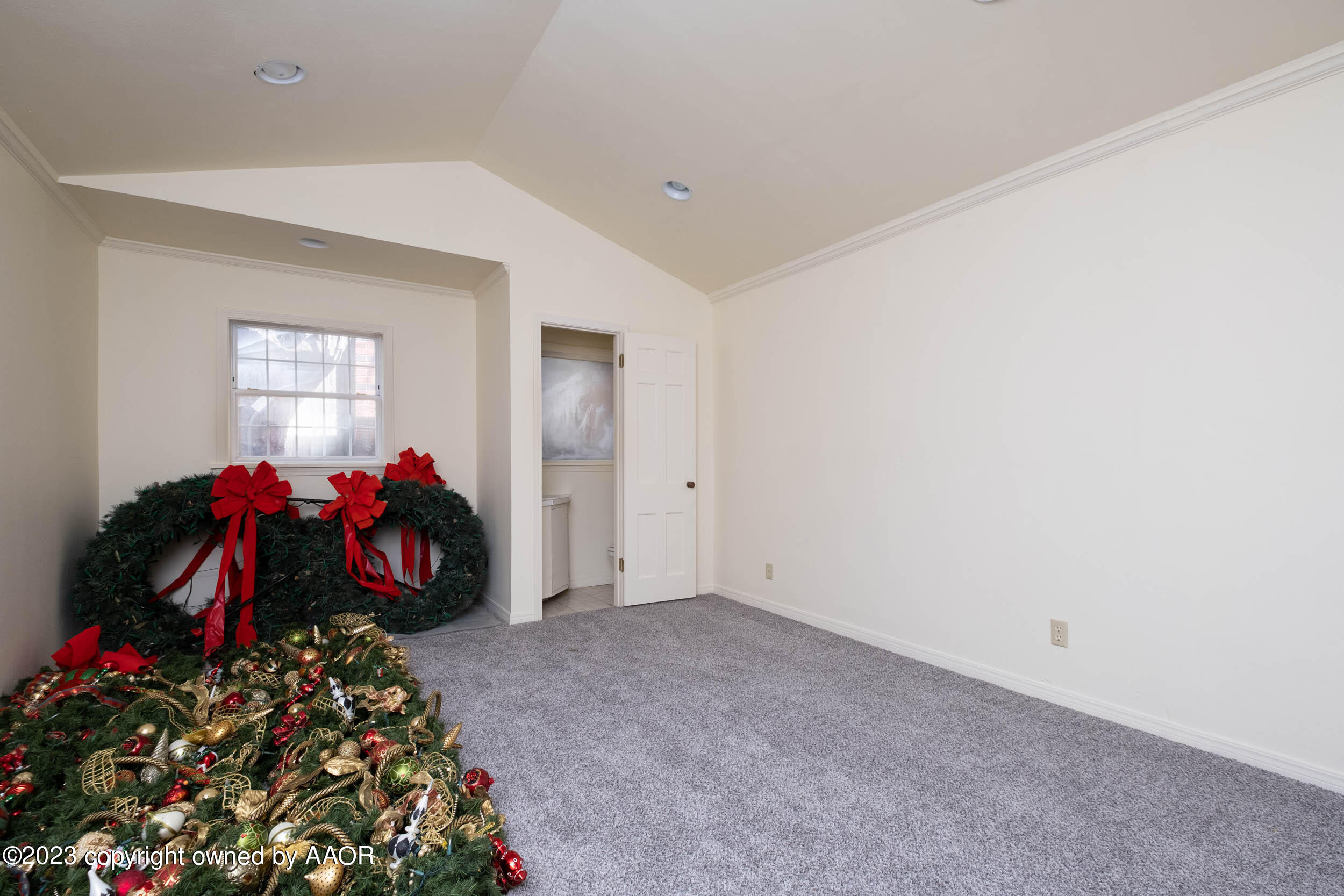 2802 S Hughes Street Property Photo 39