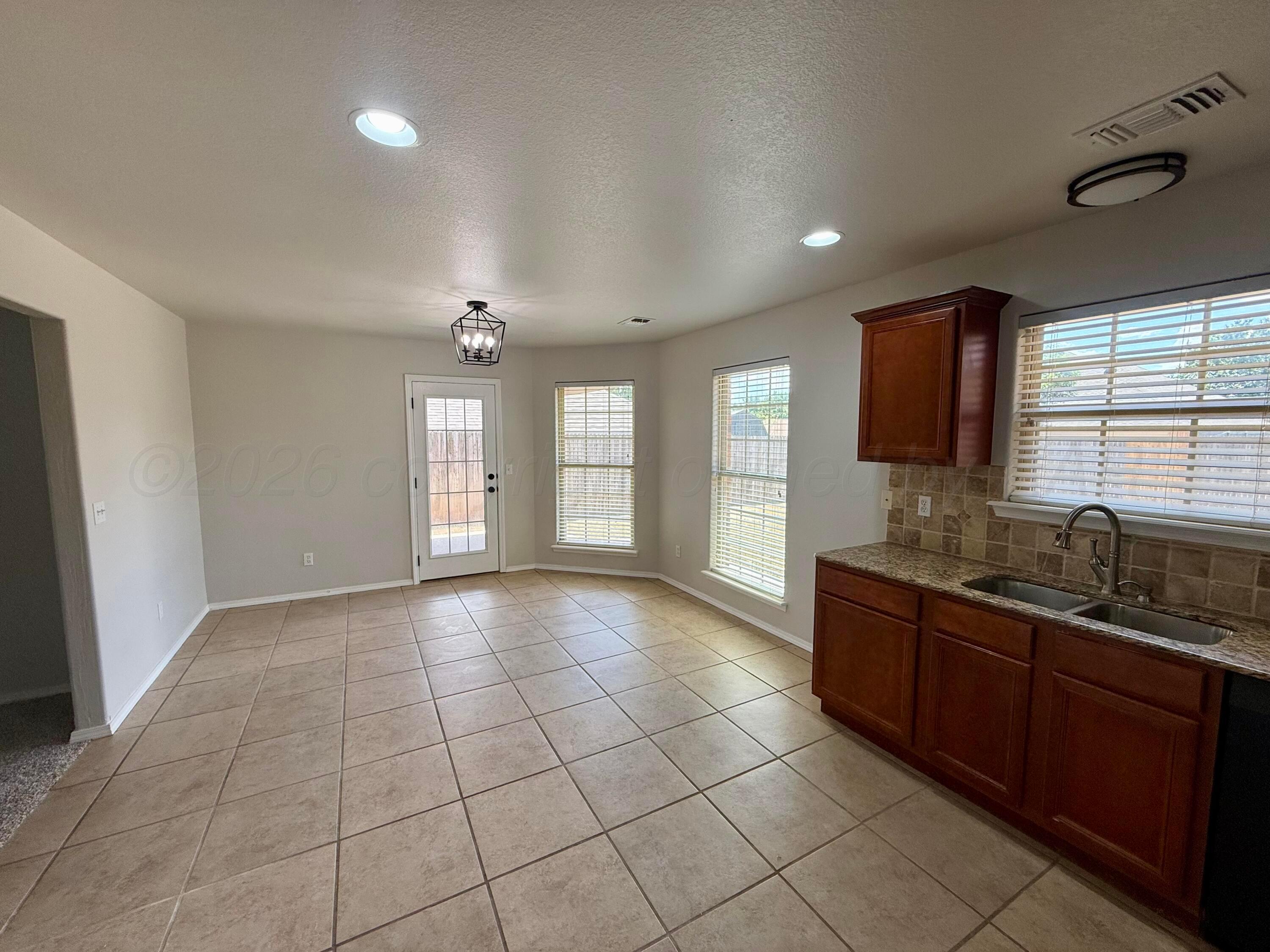 8406 Taos Drive Property Photo 9