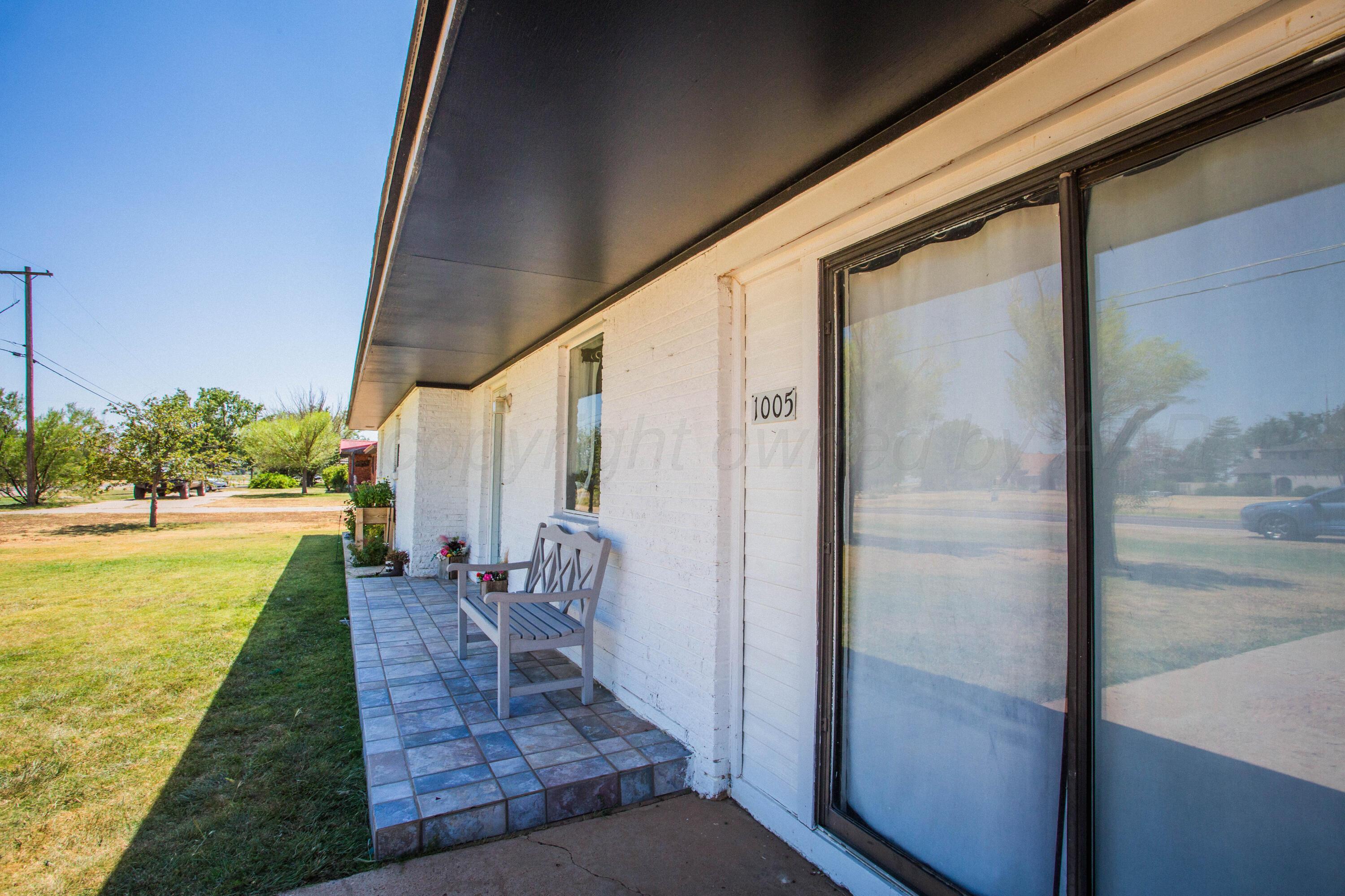 1005 N Dallas Avenue Property Photo 4