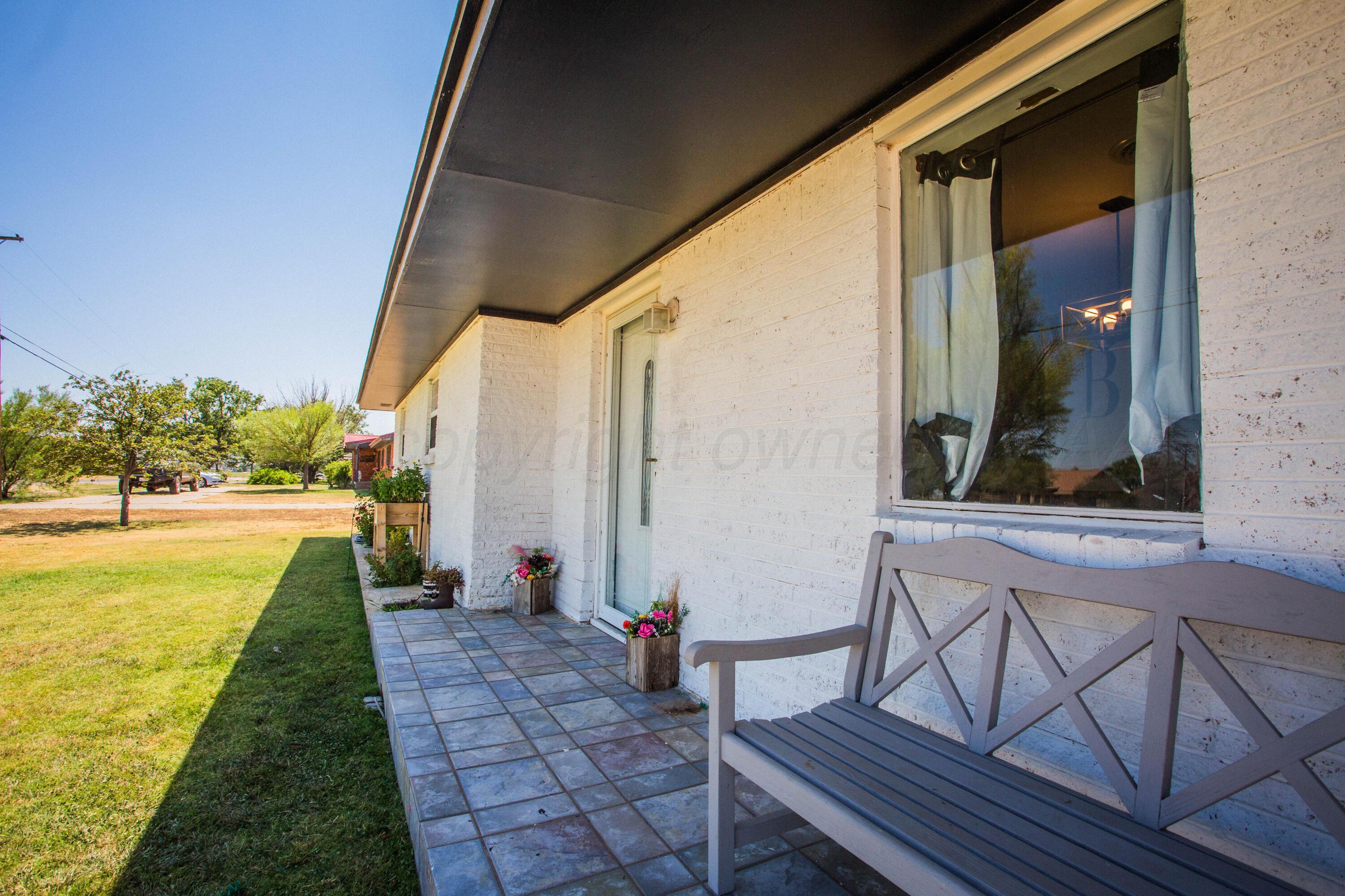 1005 N Dallas Avenue Property Photo 5