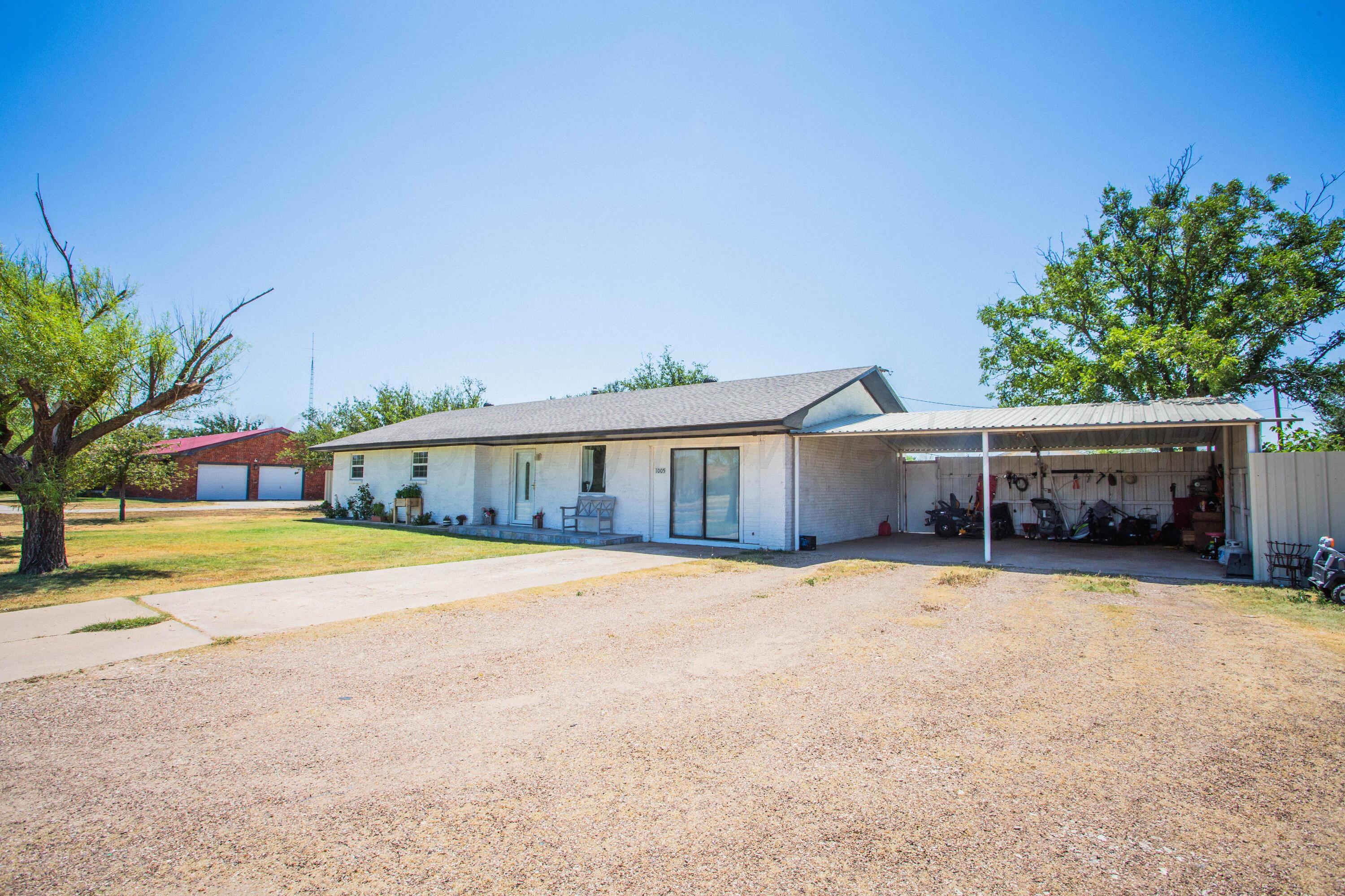 1005 N Dallas Avenue Property Photo 6