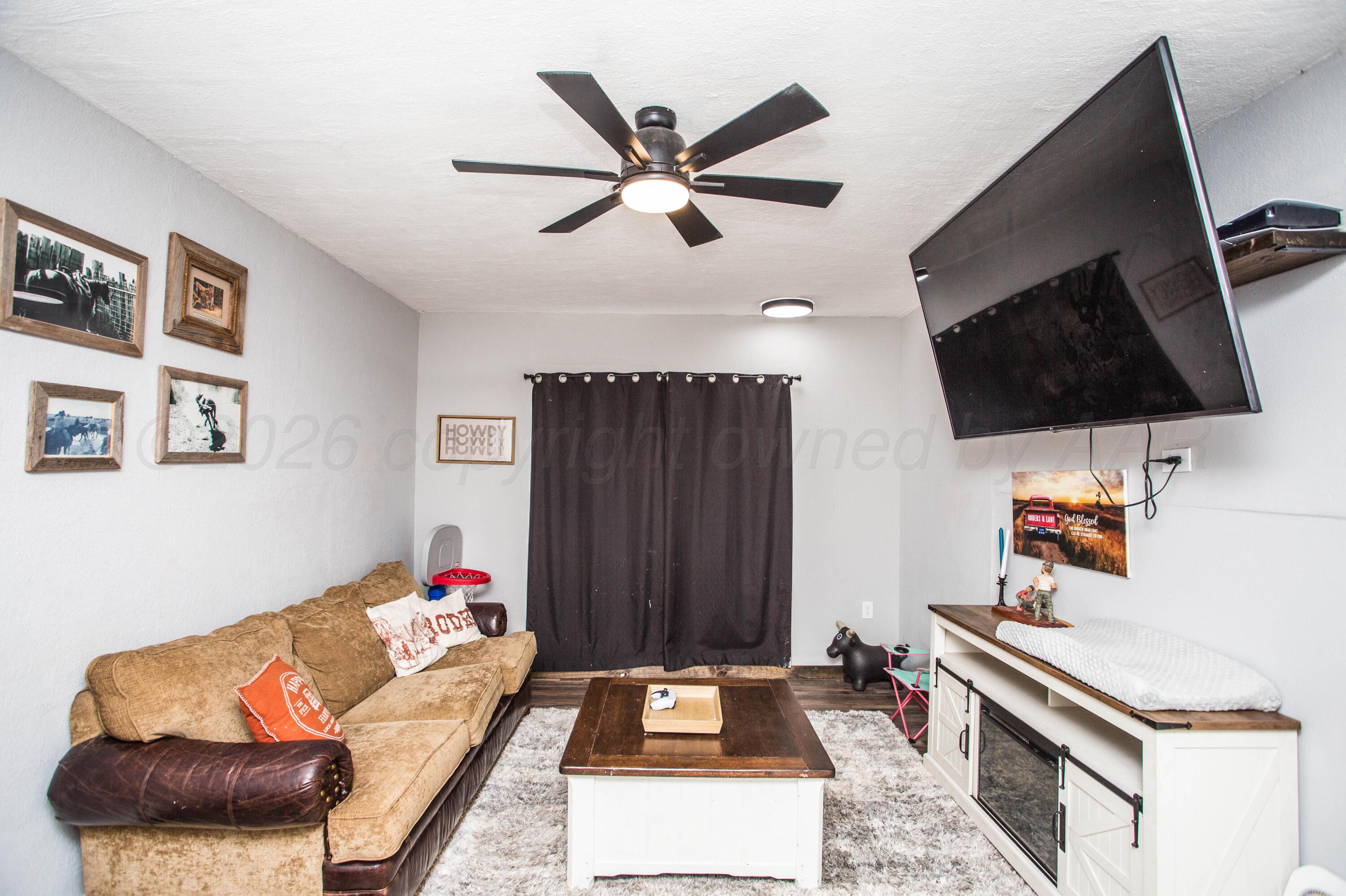 1005 N Dallas Avenue Property Photo 7