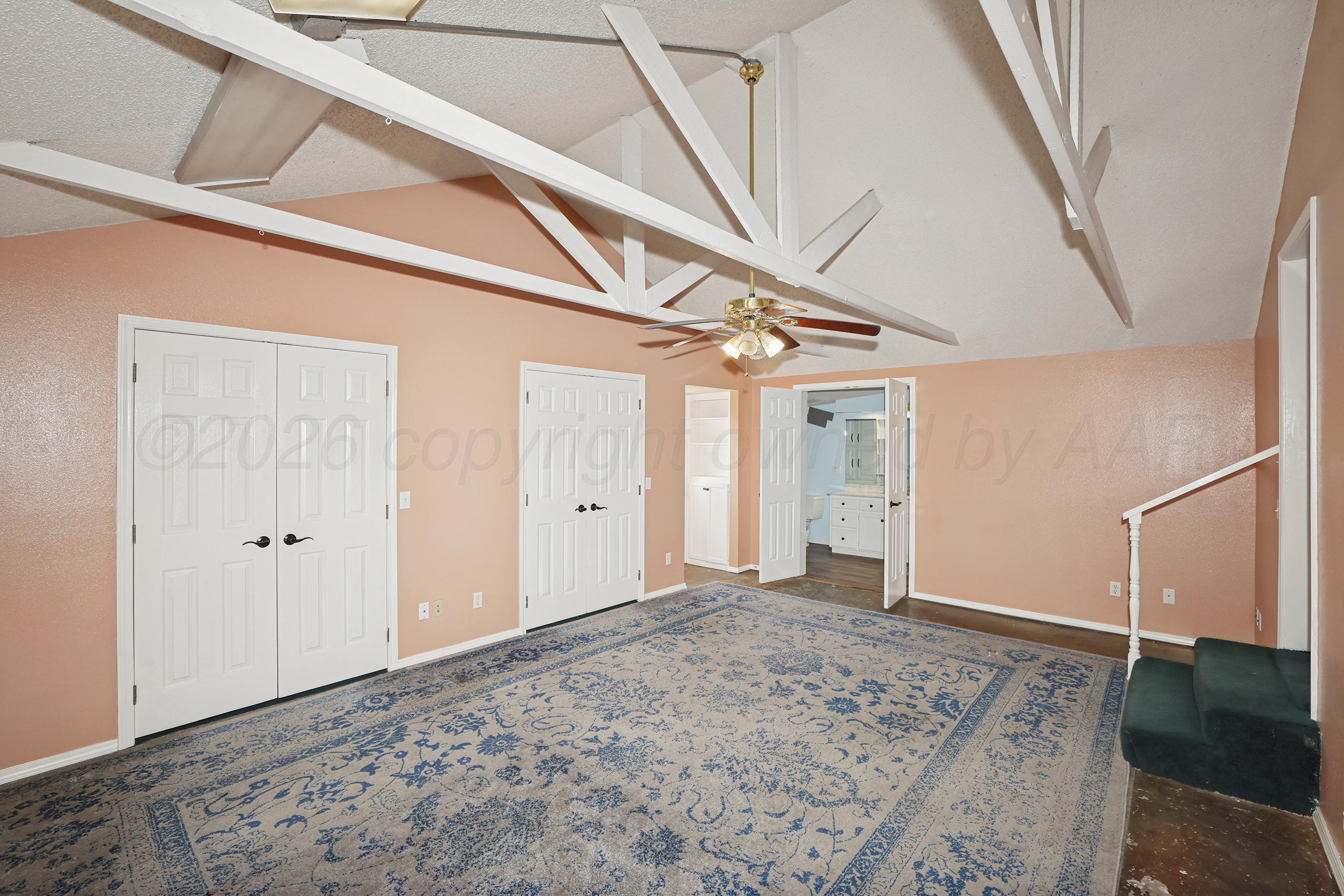 702 E 7th Street Property Photo 11
