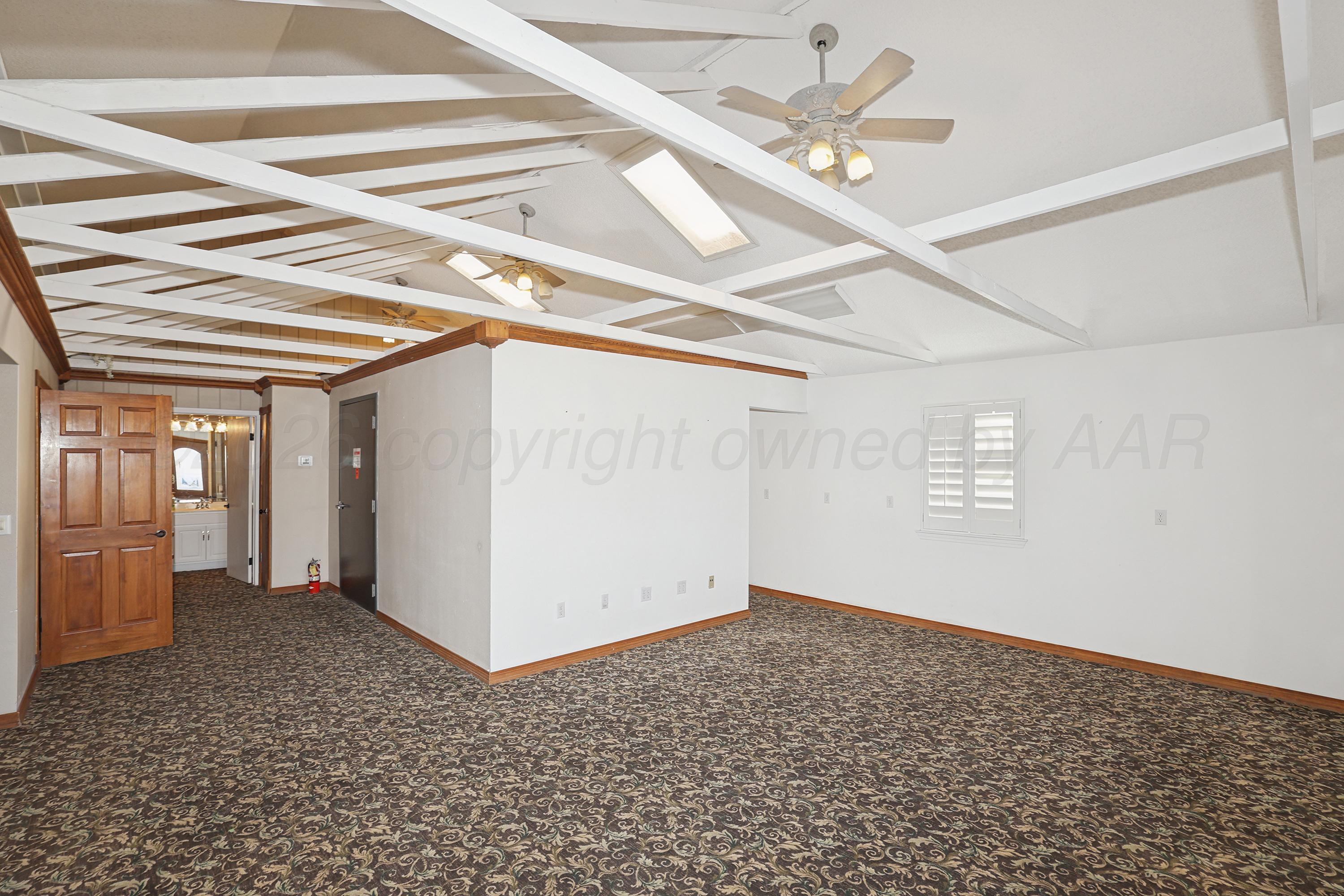 702 E 7th Street Property Photo 25