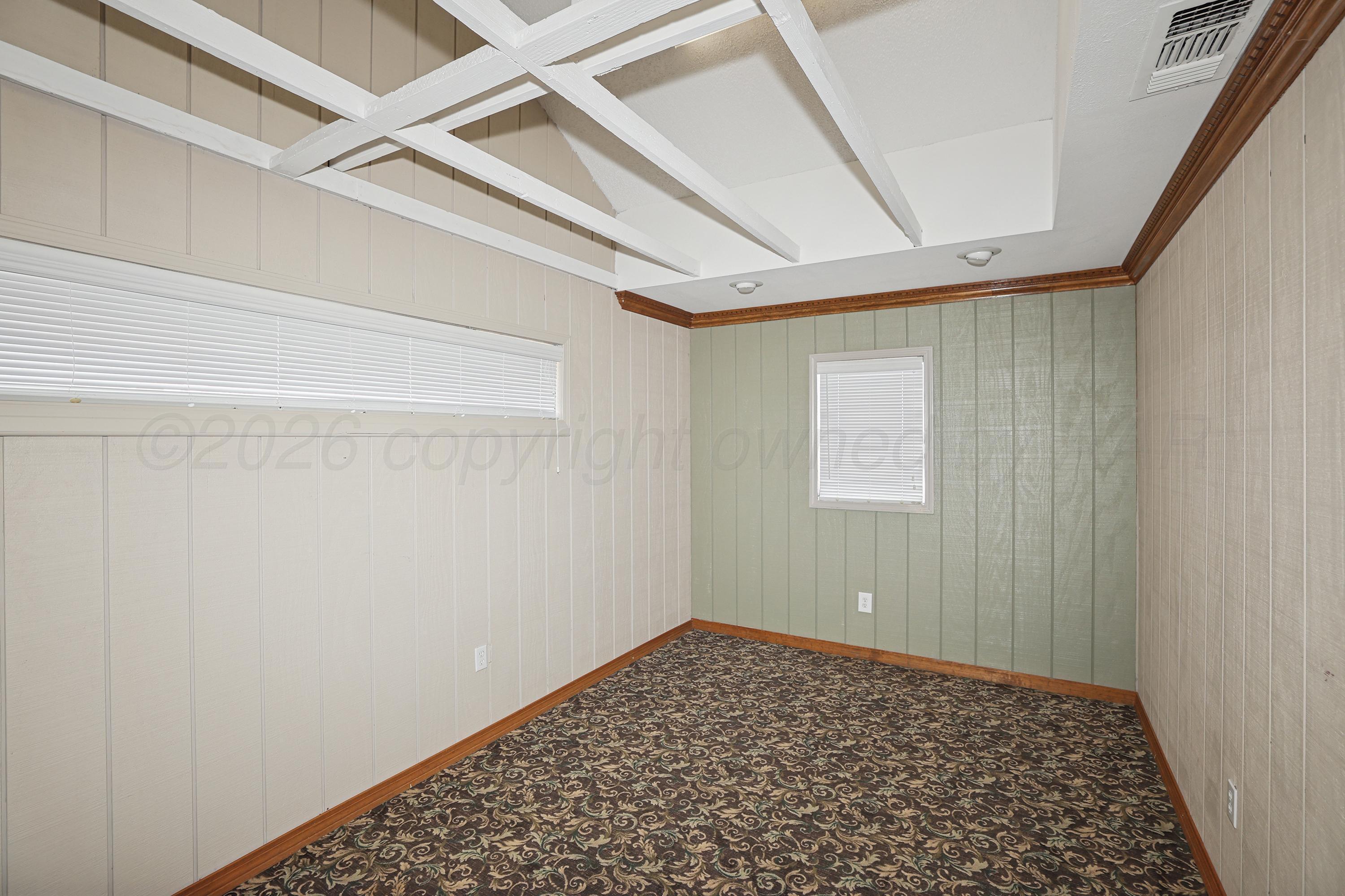 702 E 7th Street Property Photo 27