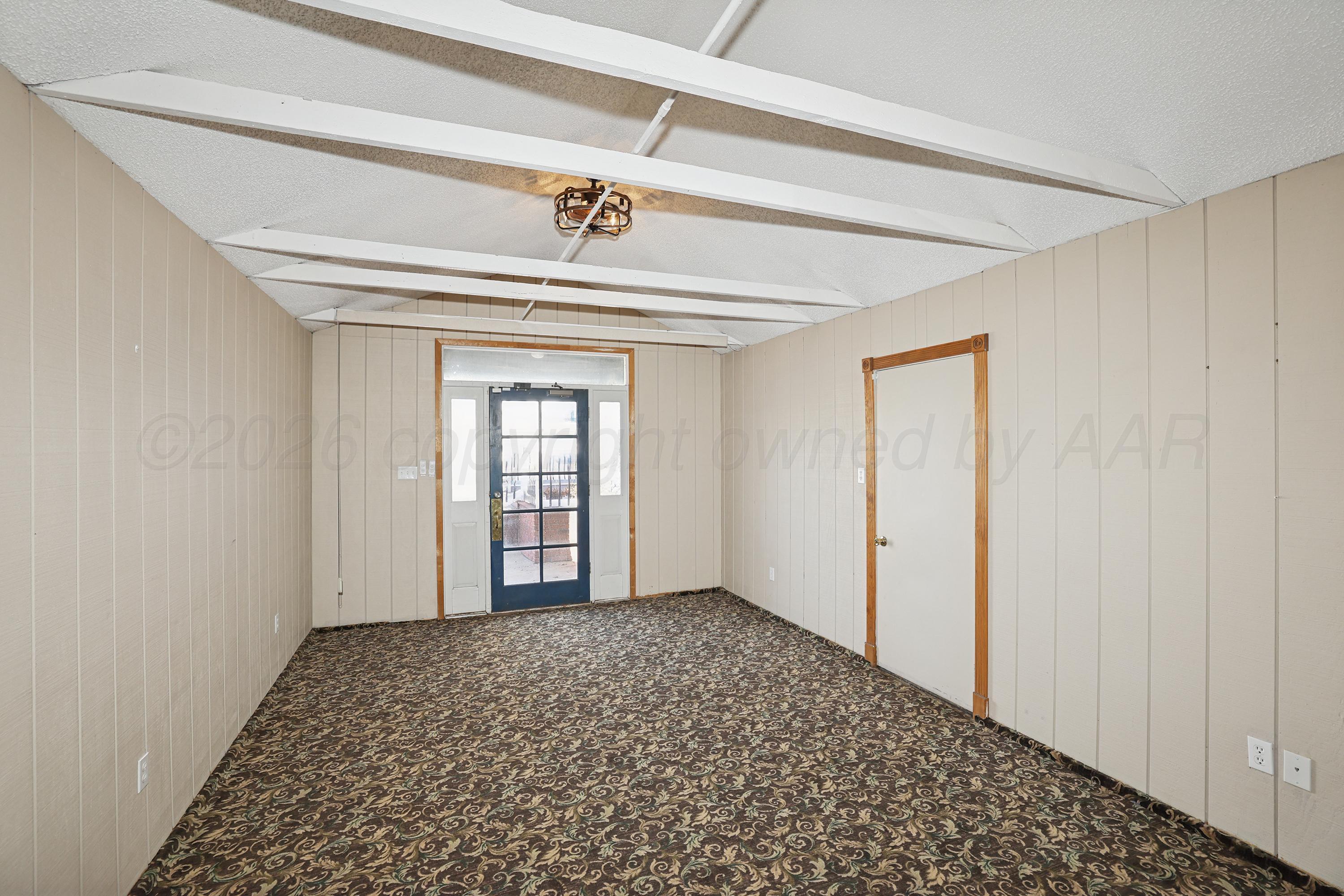 702 E 7th Street Property Photo 29