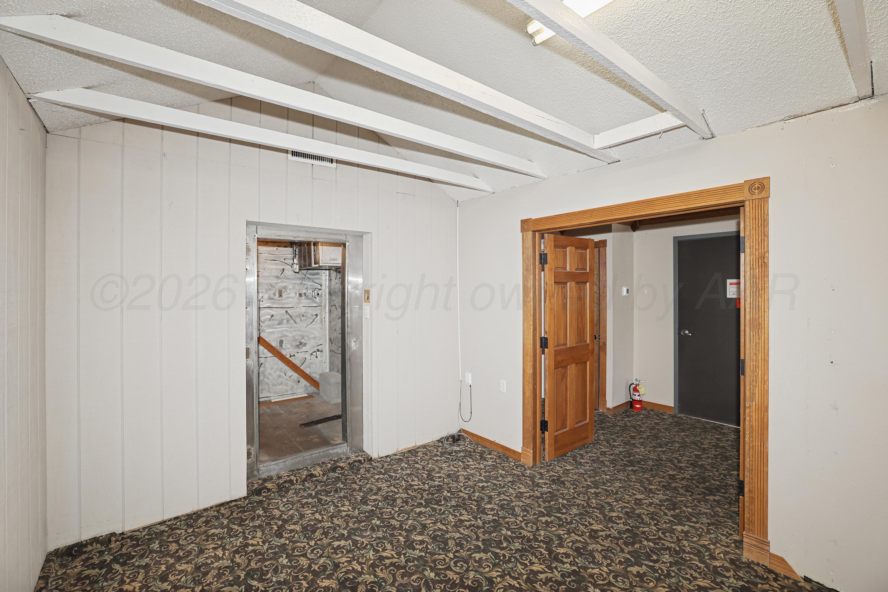 702 E 7th Street Property Photo 31