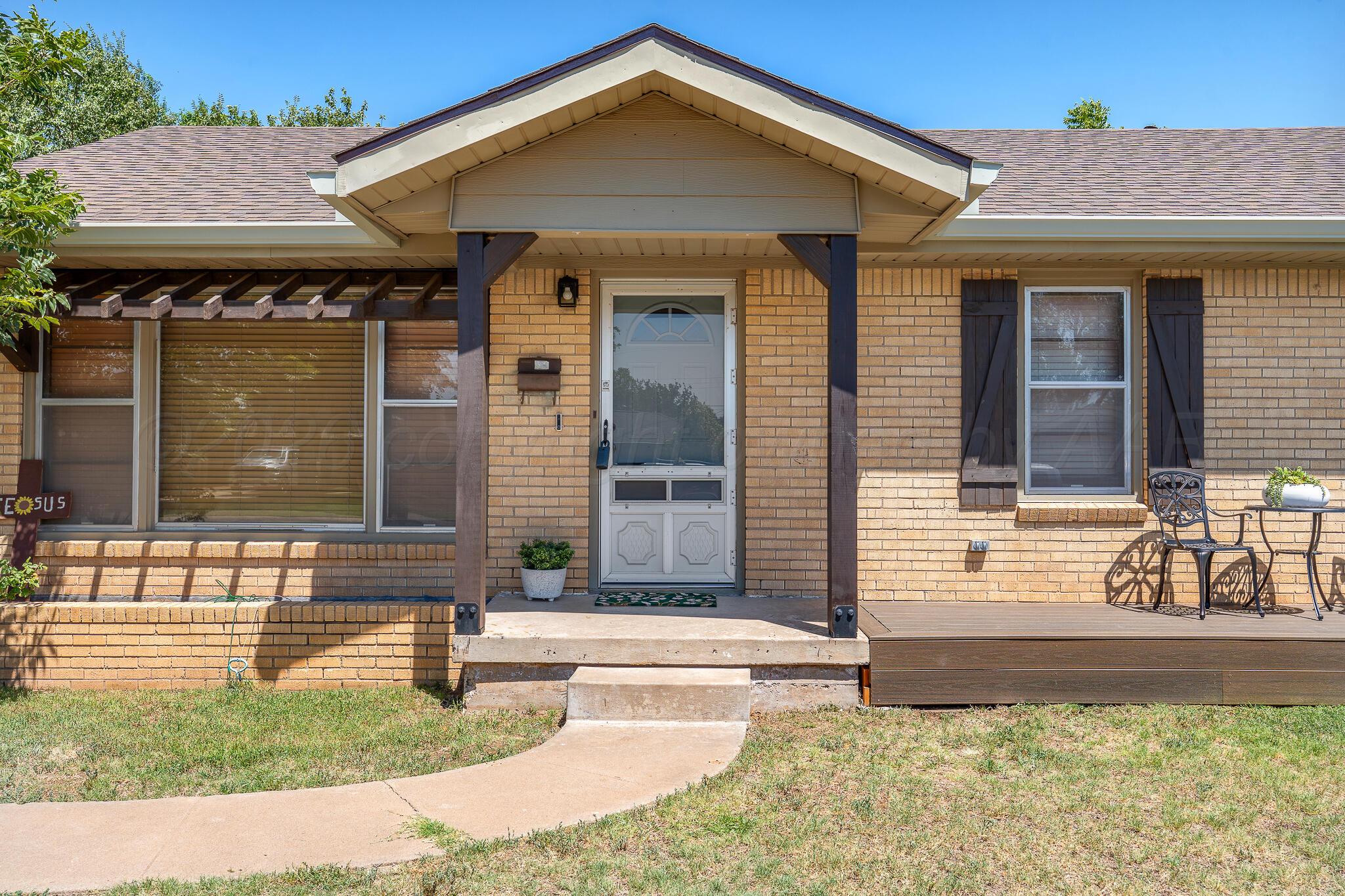 1103 Buena Vista Property Photo 1