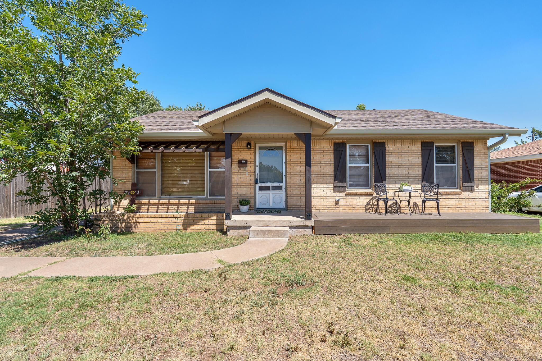 1103 Buena Vista Property Photo 2