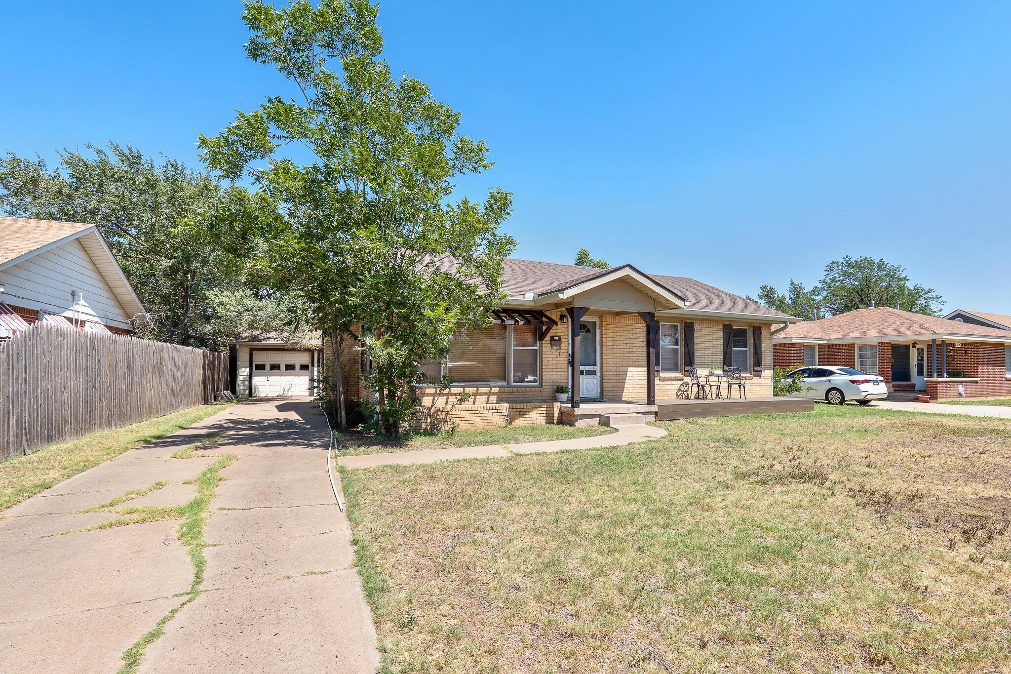 1103 Buena Vista Property Photo 3