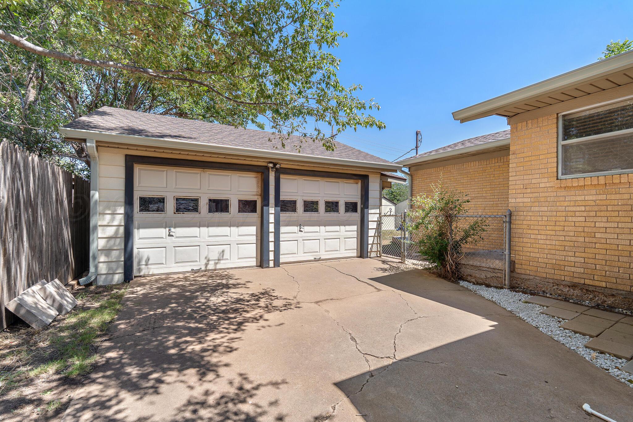 1103 Buena Vista Property Photo 4