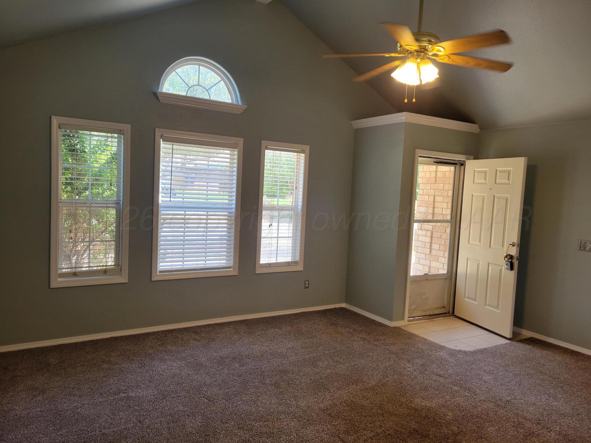 3811 S Roberts Street Property Photo 4