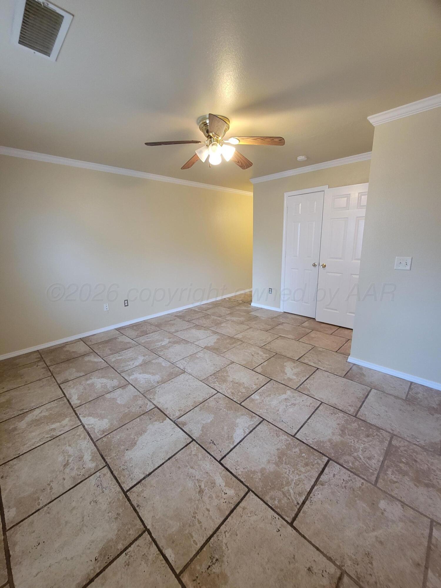 3811 S Roberts Street Property Photo 8