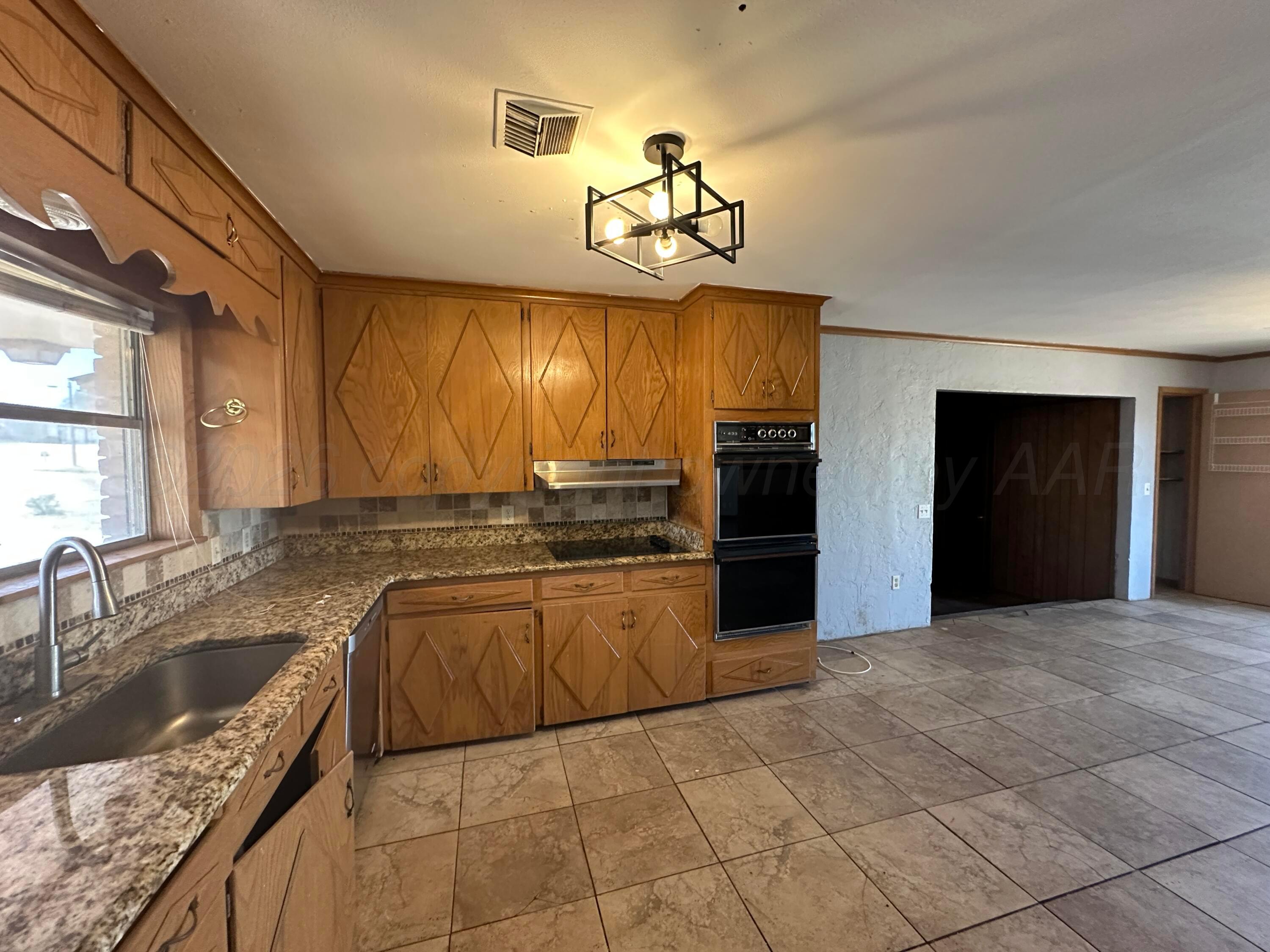 1308 Lion Street Property Photo 11