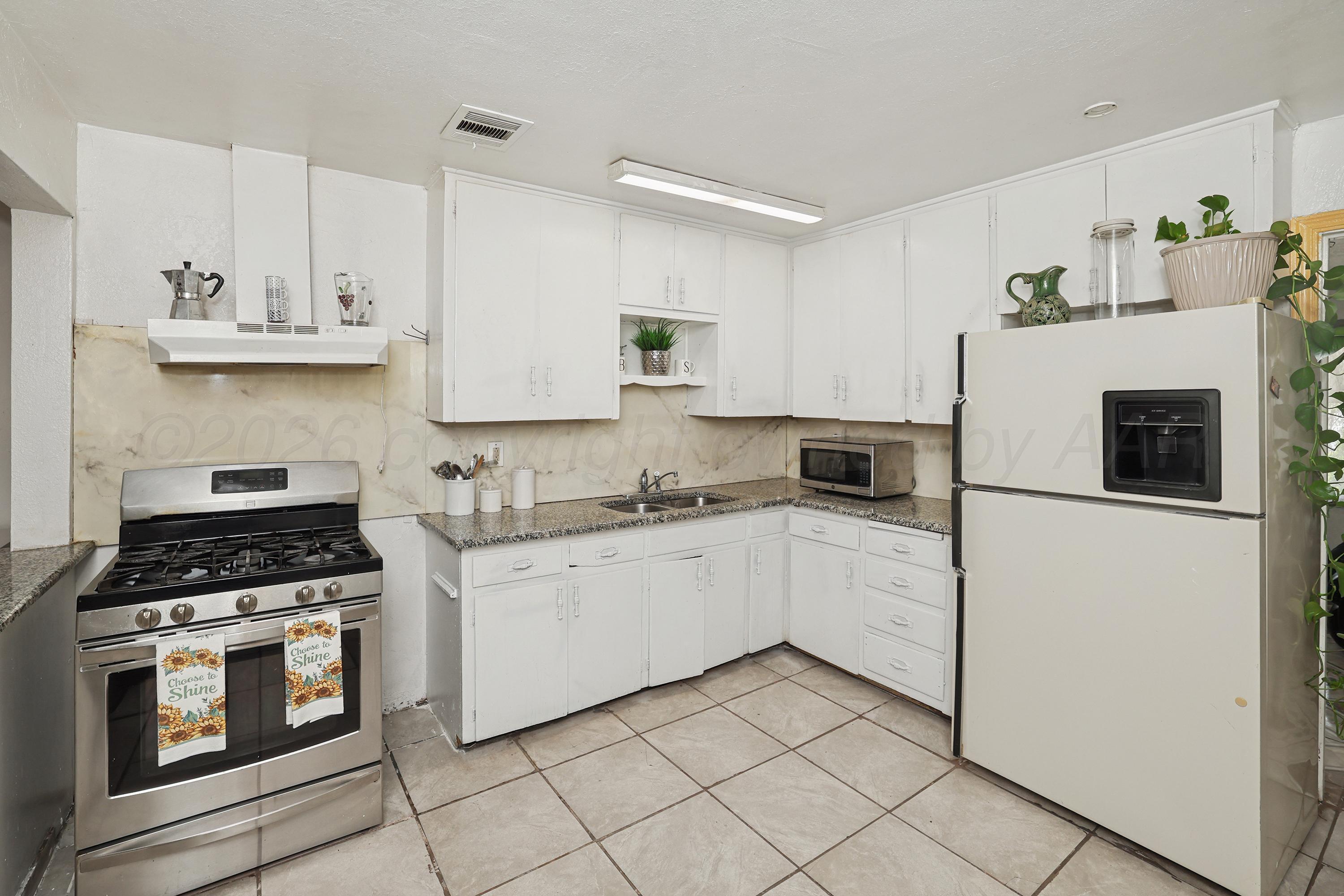 1408 N Lincoln Street Property Photo 6