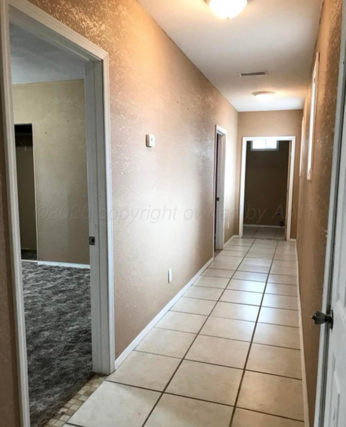 804 S Avenue L Property Photo 5