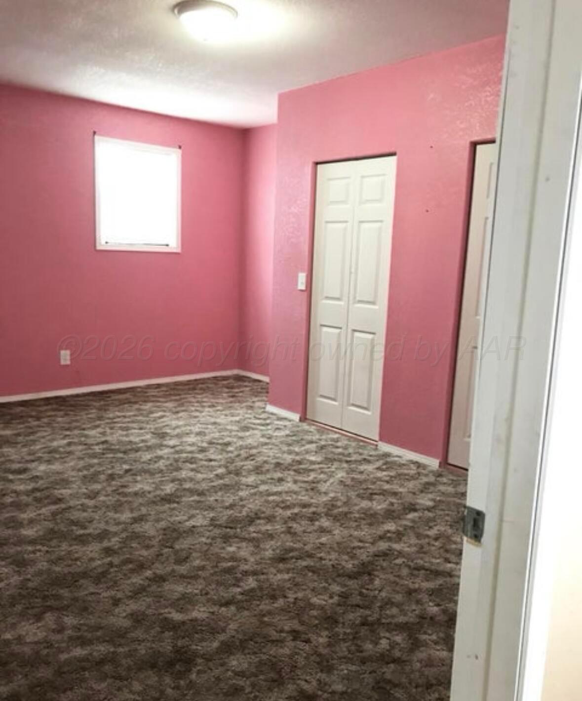 804 S Avenue L Property Photo 9