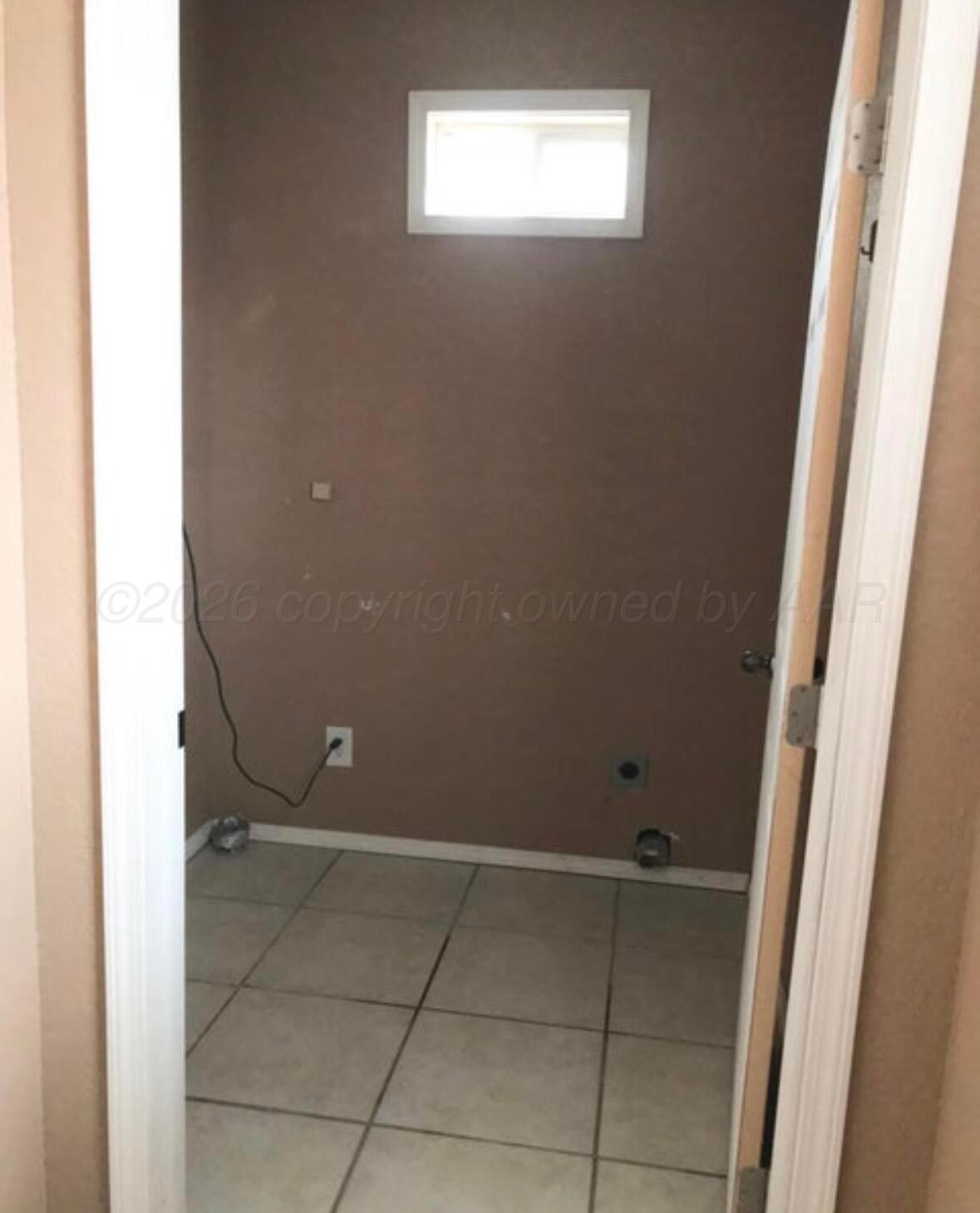 804 S Avenue L Property Photo 11